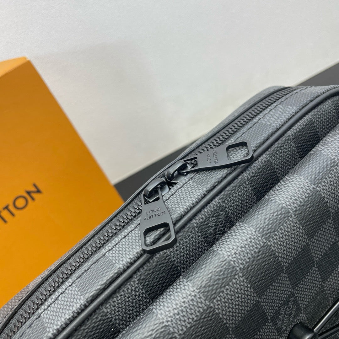 LOUIS VUITTON Steamer Postman bag/top quality M46795