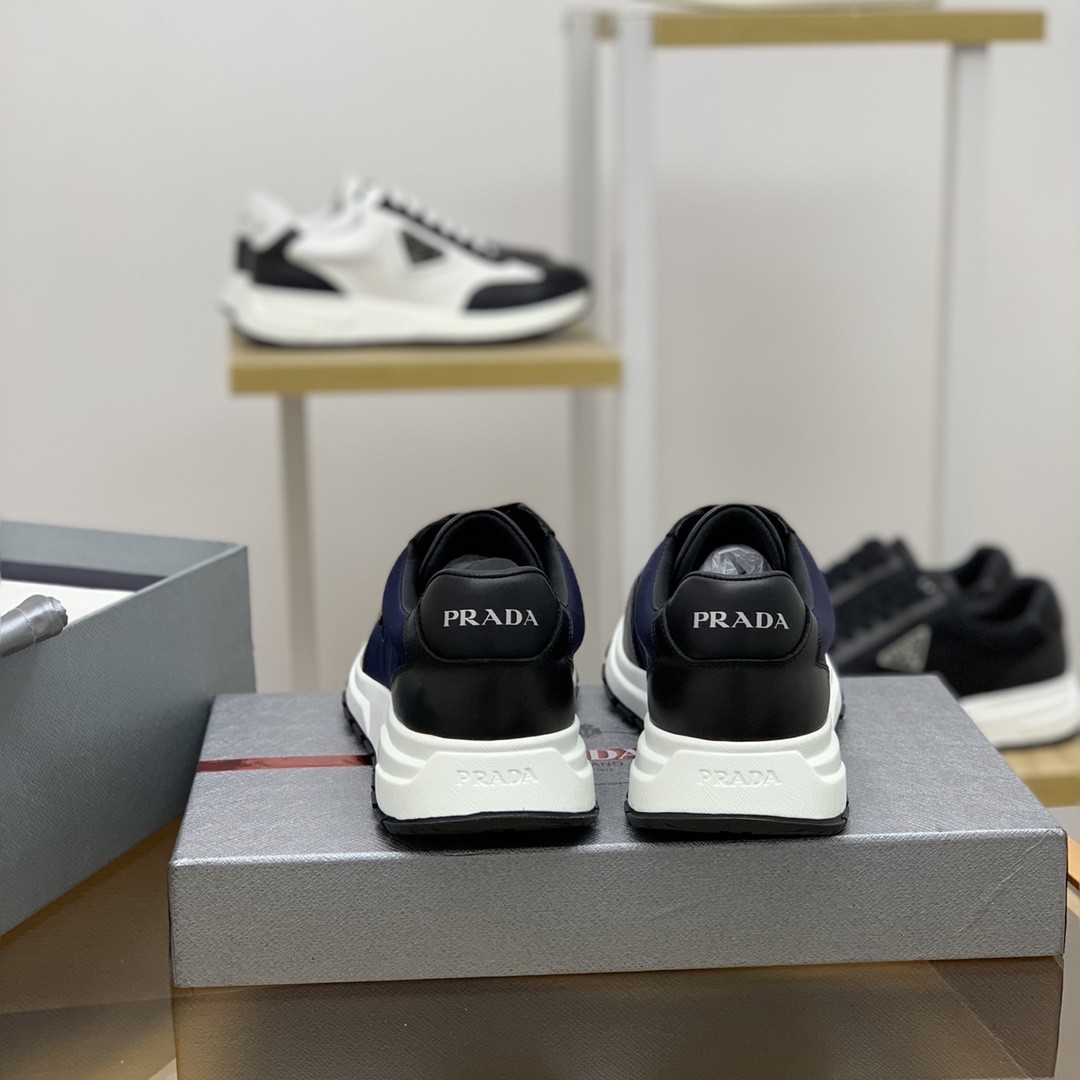 【#611】 Prada Sneakers