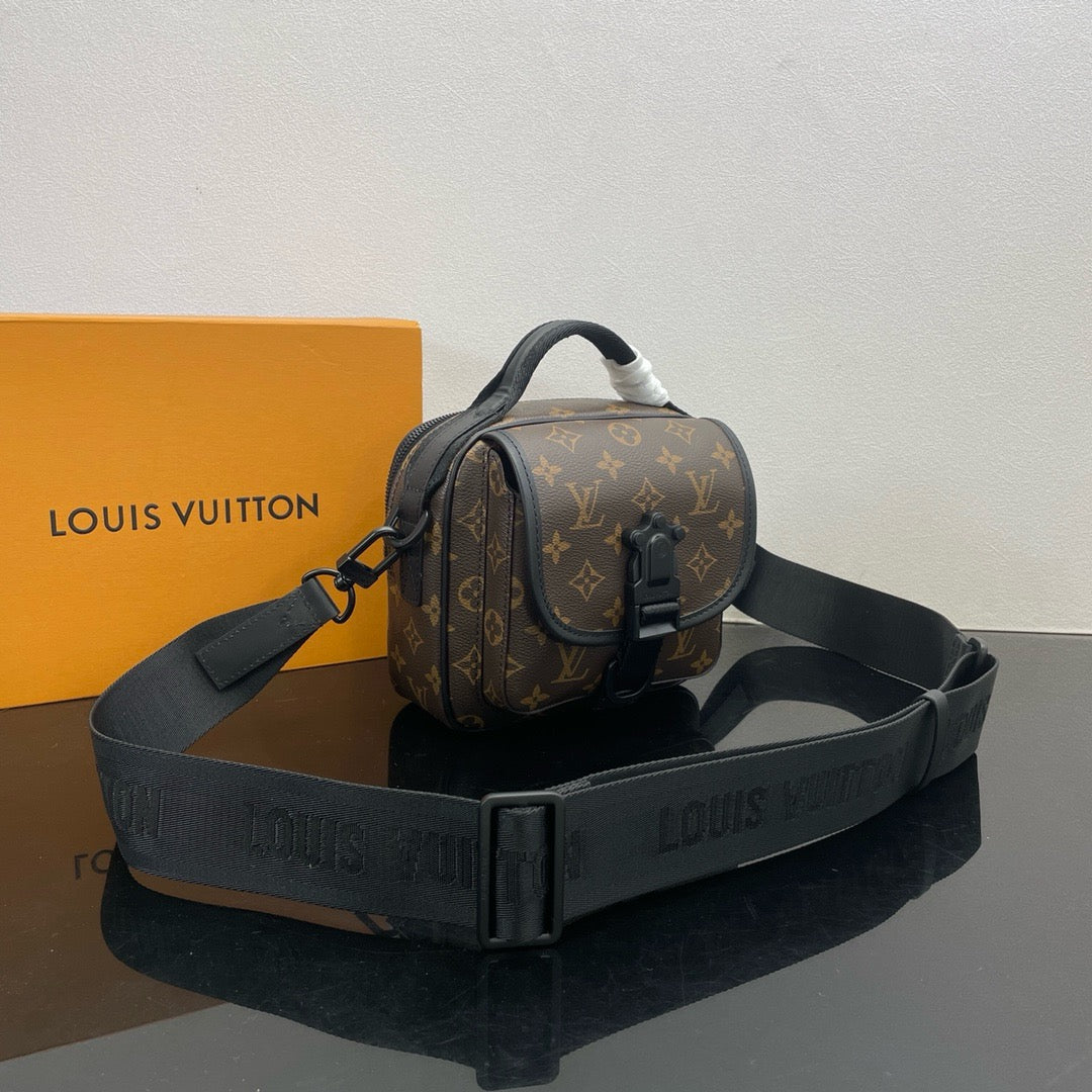 LOUIS VUITTON QUEST Postman bag/top quality M46973