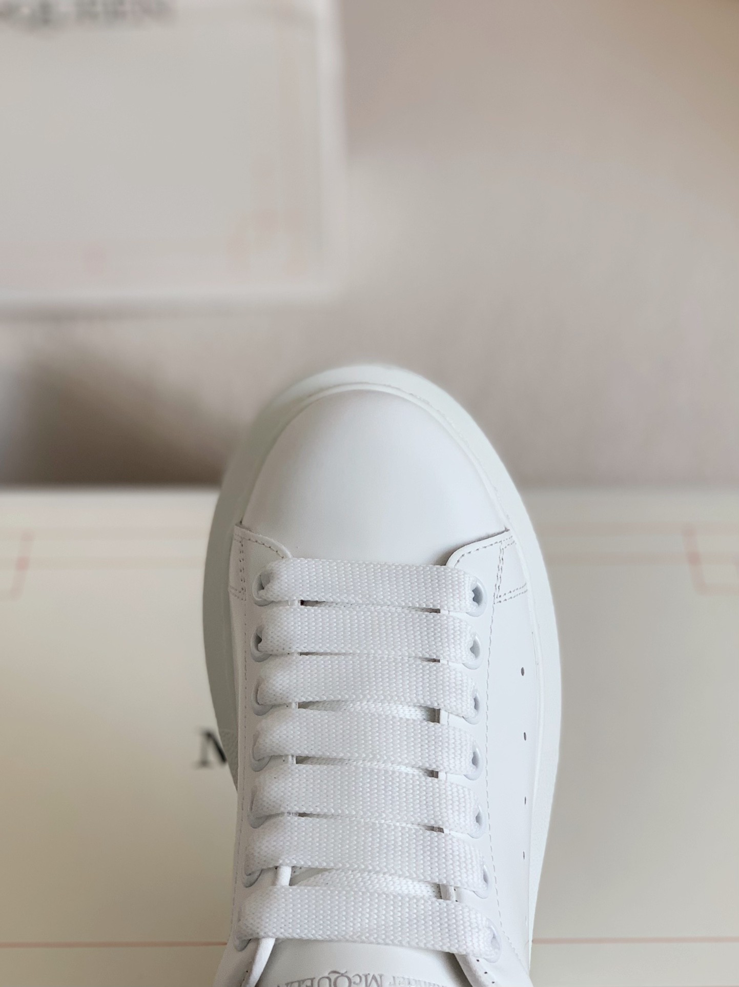 Alexander McQueen MQ Dark grey velvet tail Sneakers