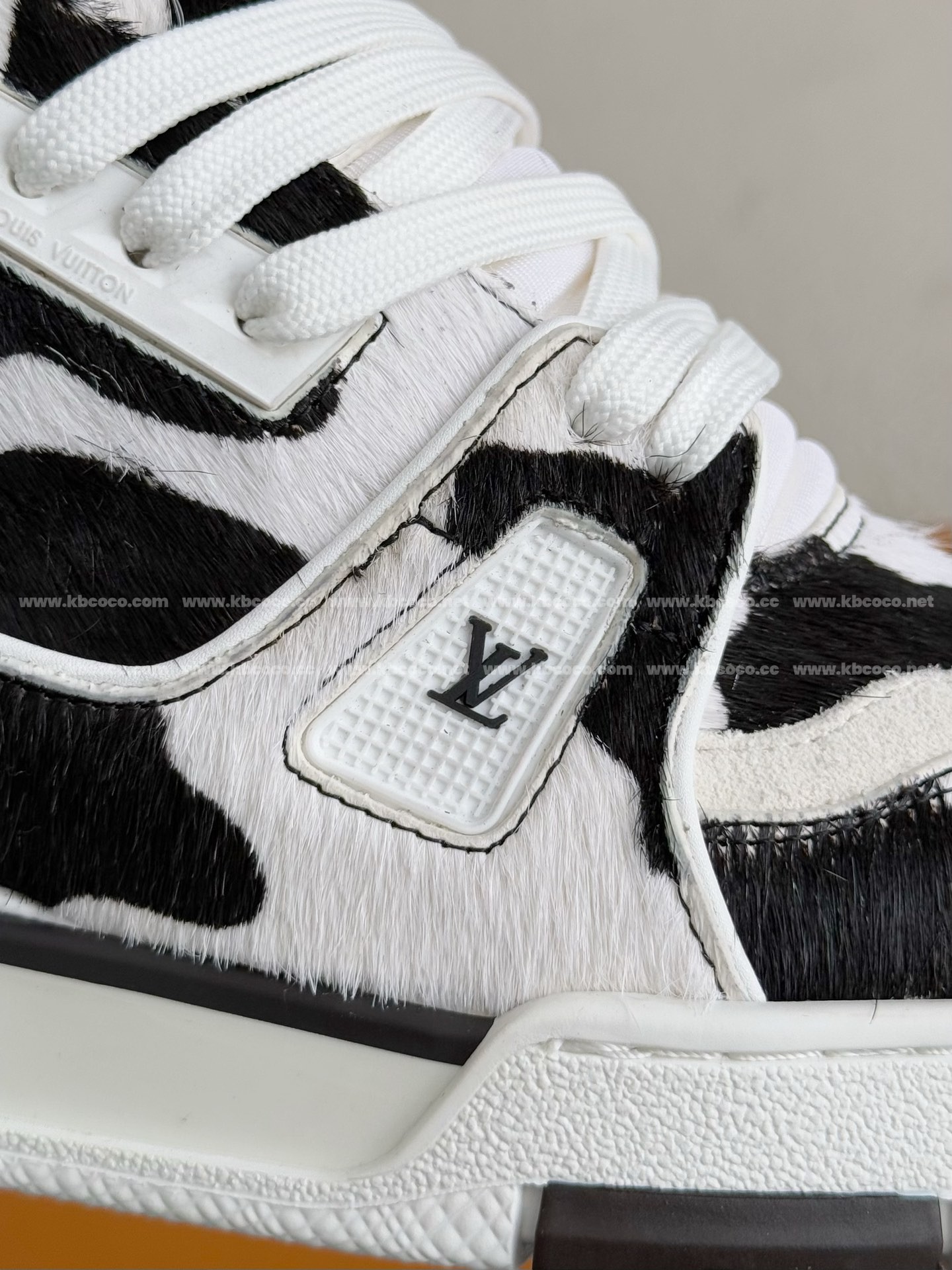 【#4004】 LOUIS VUITTON TRAINER SNEAKERS