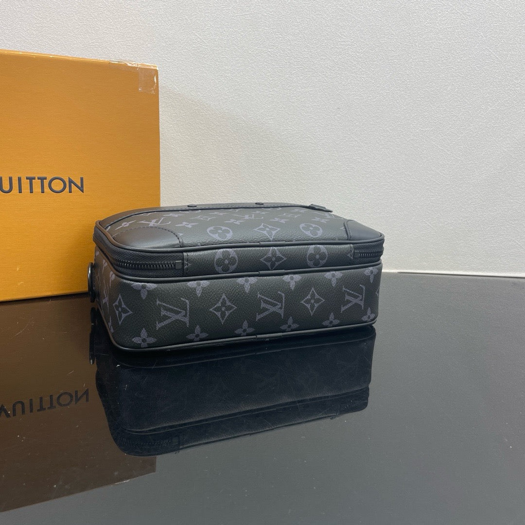 LOUIS VUITTON Alpha Crossbody bag/top quality M46955