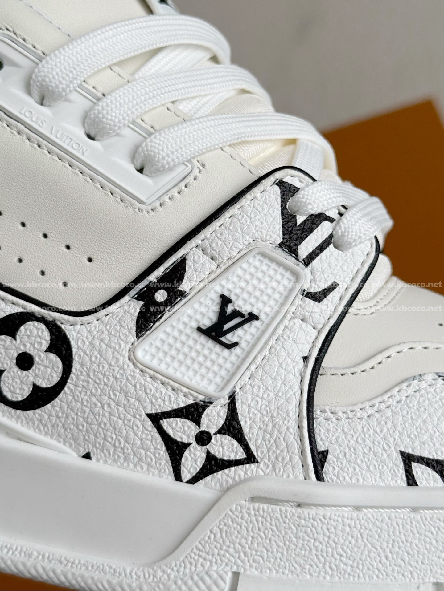【#4636】 LOUIS VUITTON TRAINER SNEAKERS