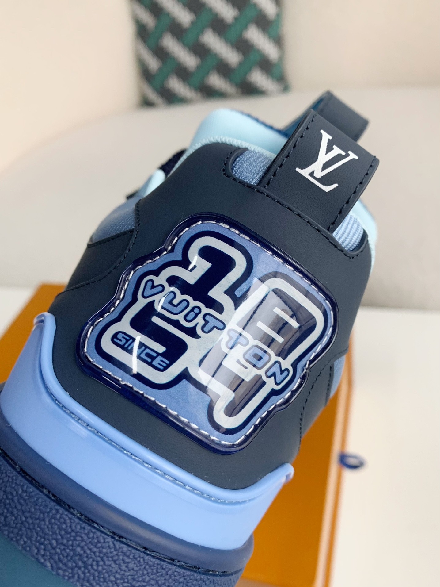 LOUIS VUITTON RUNNER TATIC sneaker