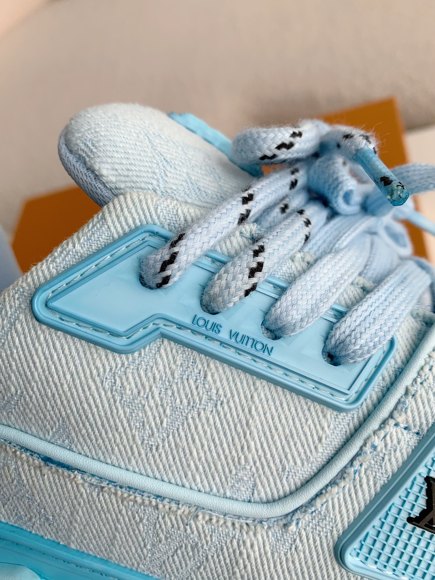 [#3238]LOUIS VUITTON TRAINER SNEAKERS