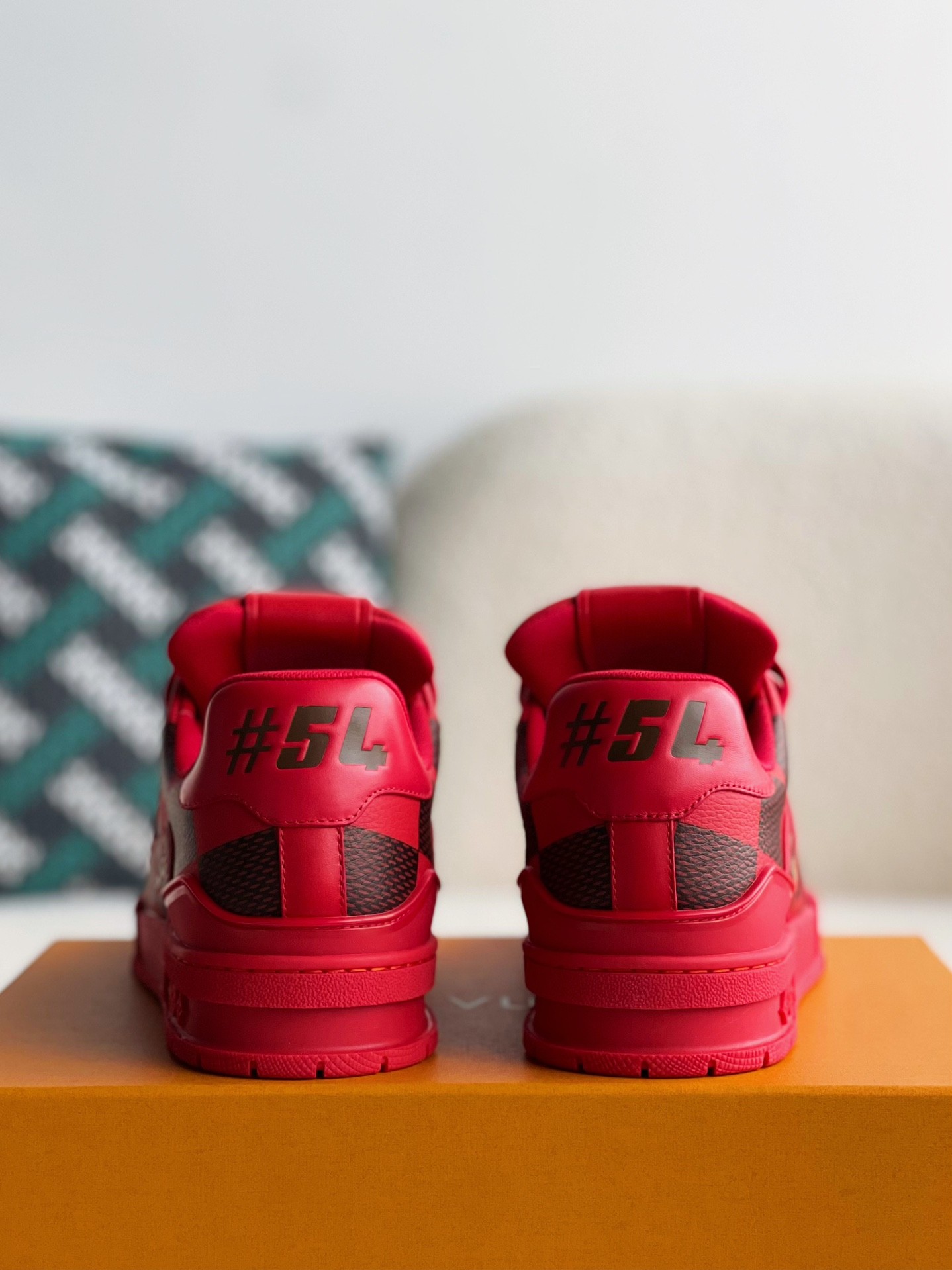 LOUIS VUITTON SNEAKERS