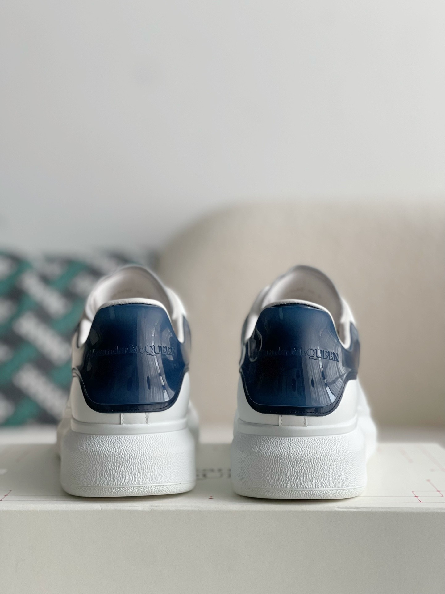 Alexander McQueen MQ jelly Dark BlueTail Sneakers