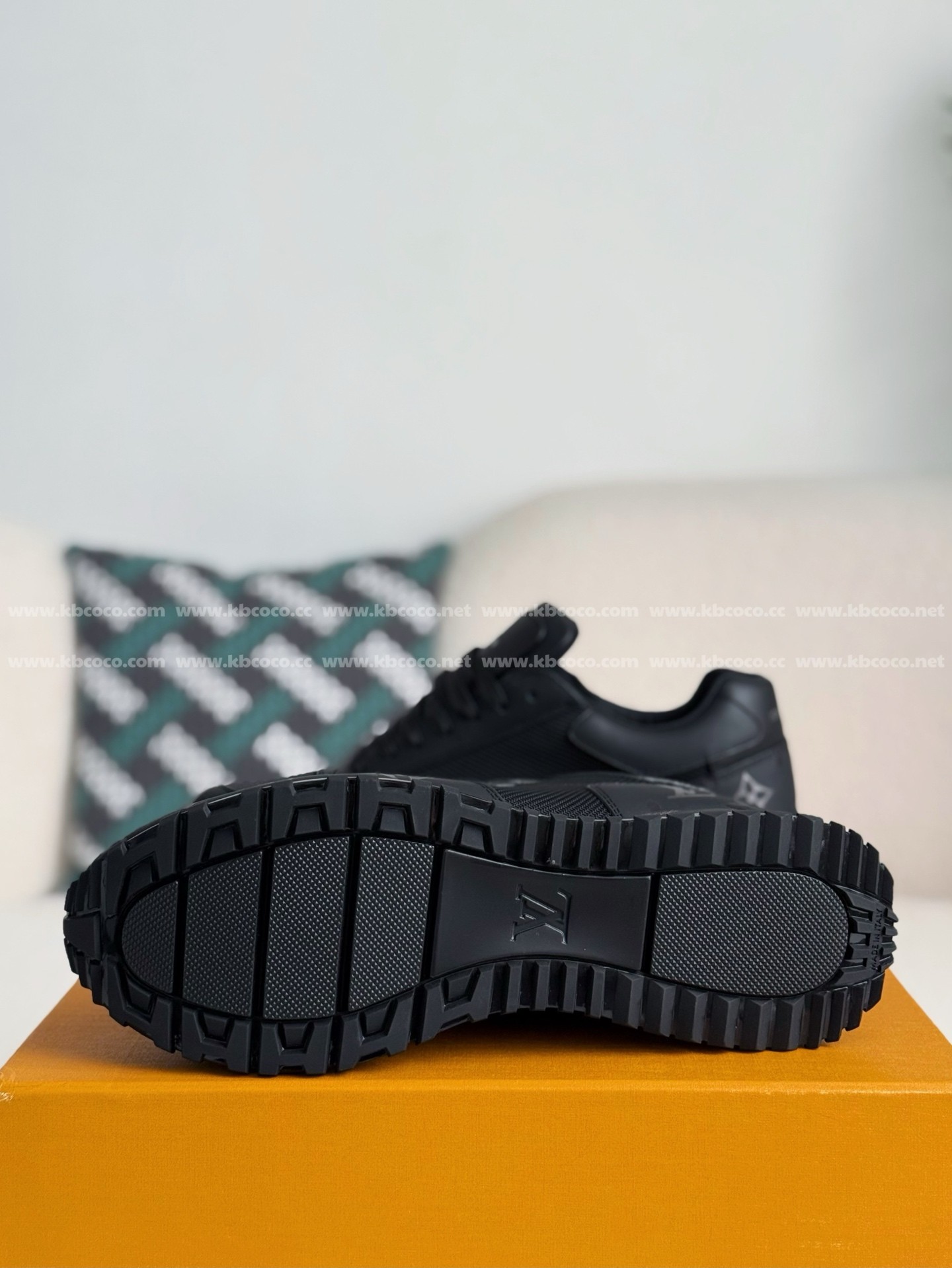 【#4677】 LOUIS VUITTON RUN AWAYCASUAL SHOES