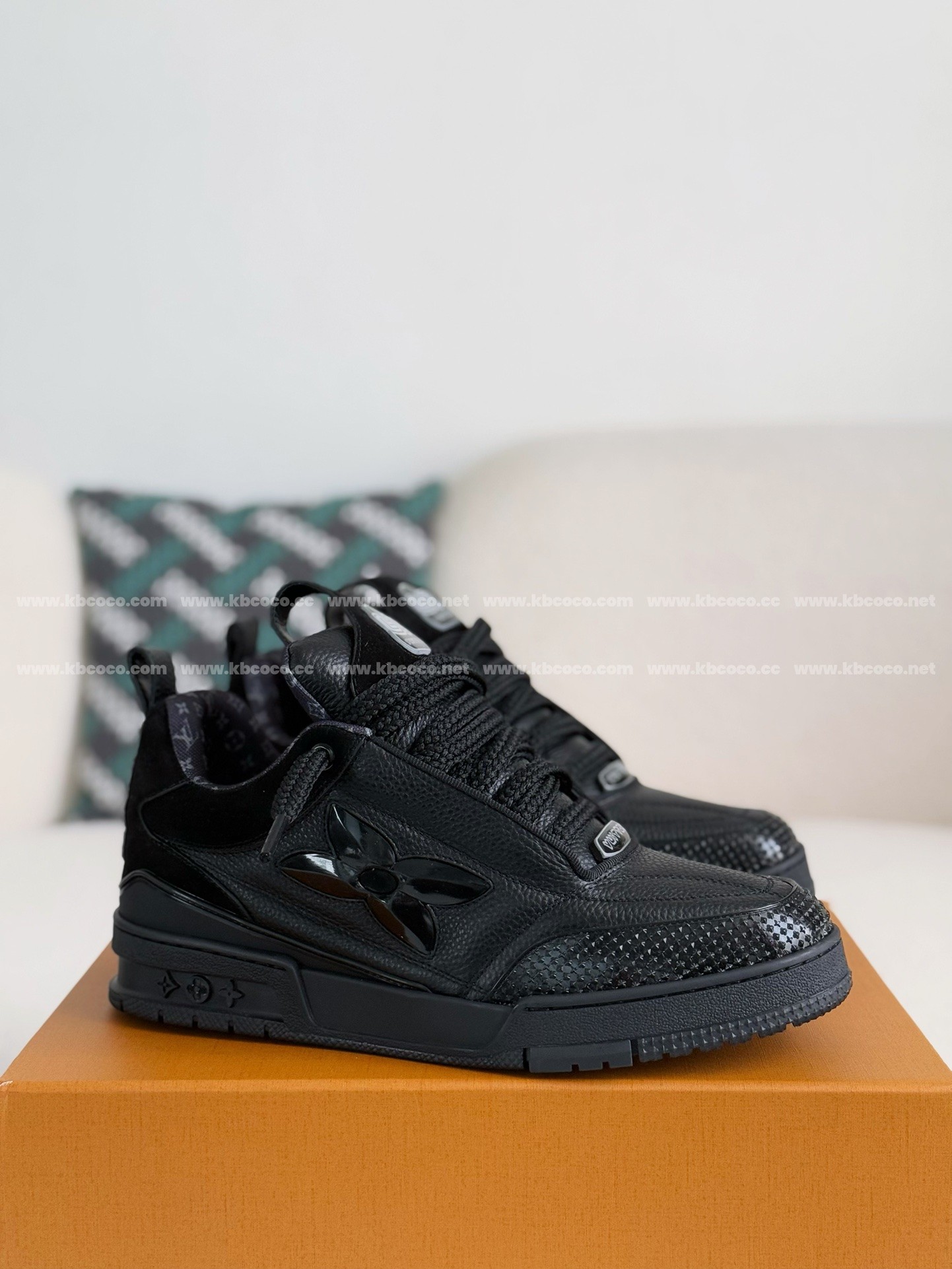 【#4015】 LOUIS VUITTON SKATE LOW-TOP SNEAKERS