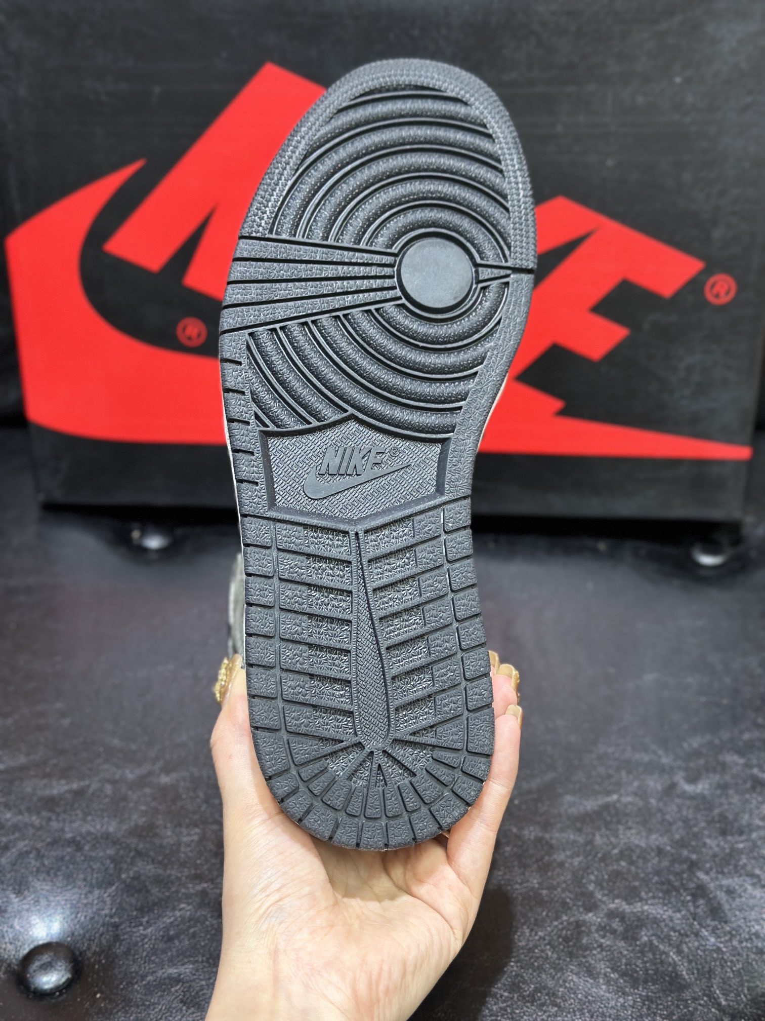 Air Jordan 1 Retro High OG Shadow Black Grey