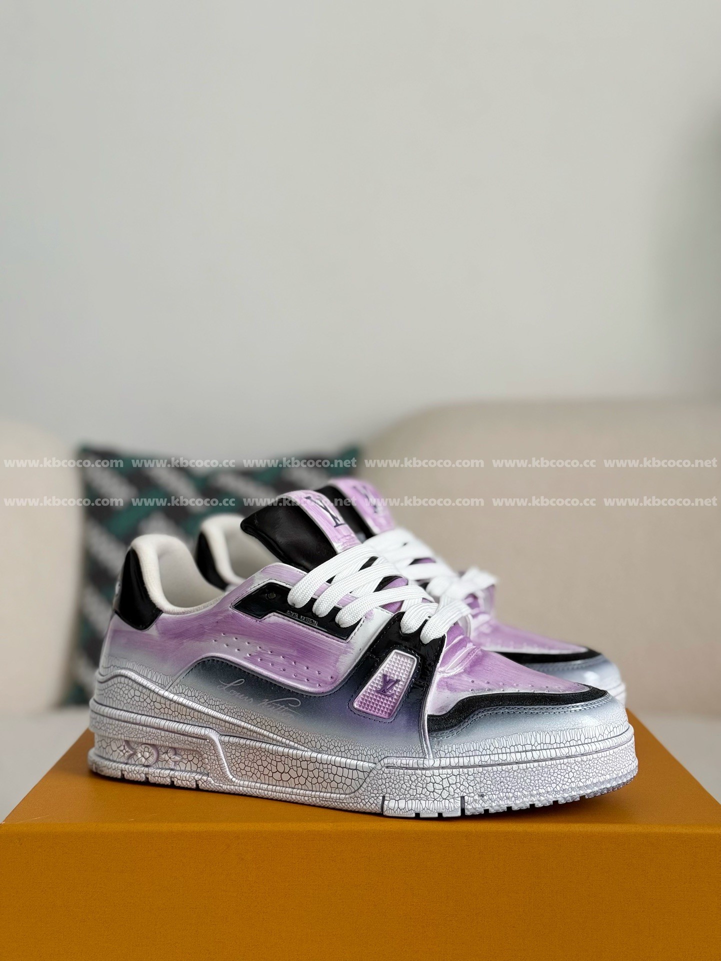 【#4490】 LOUIS VUITTON TRAINER SNEAKERS