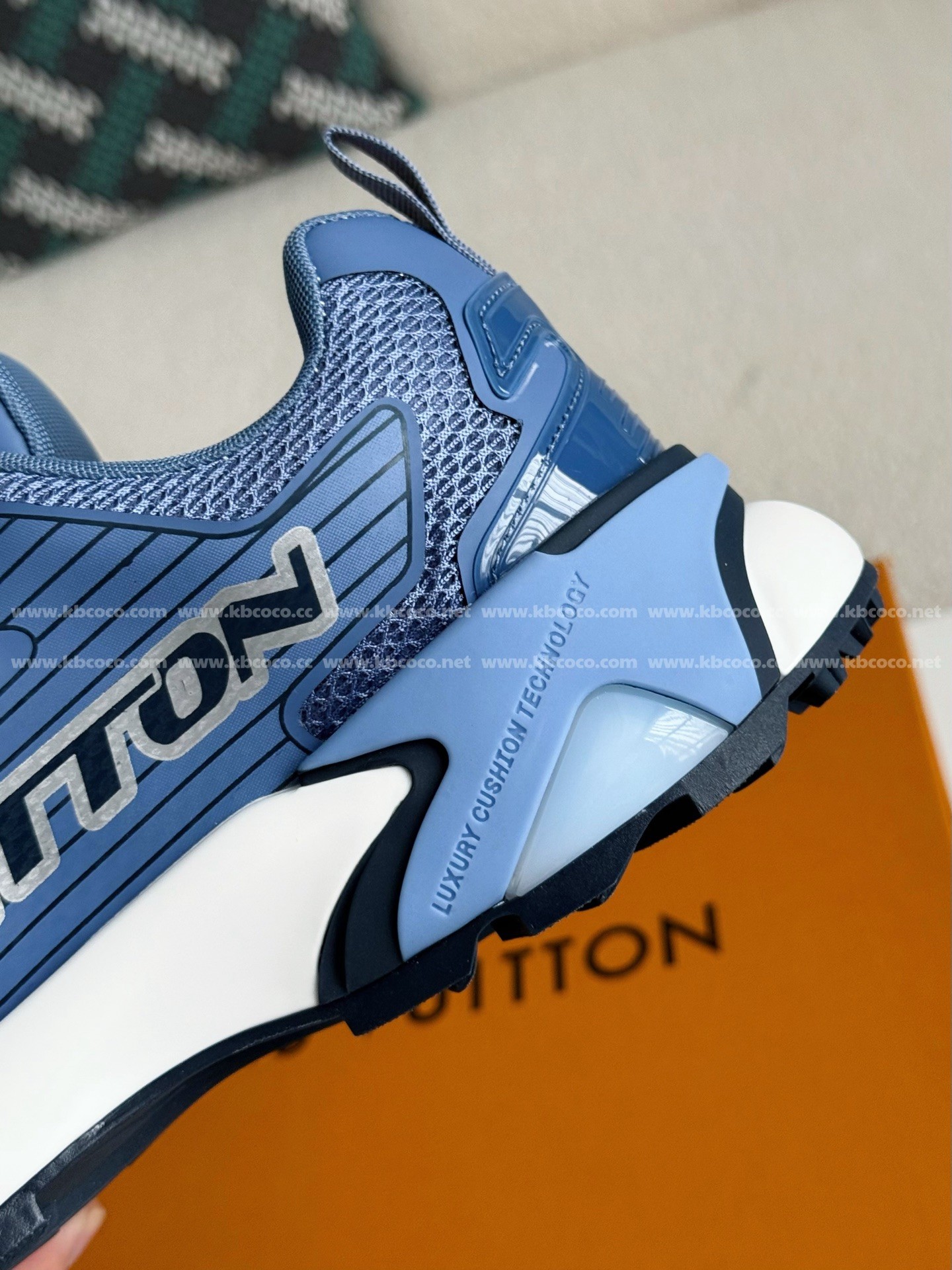 【#5227】 LOUIS VUITTON RUNNER TATIC CASUAL SHOES