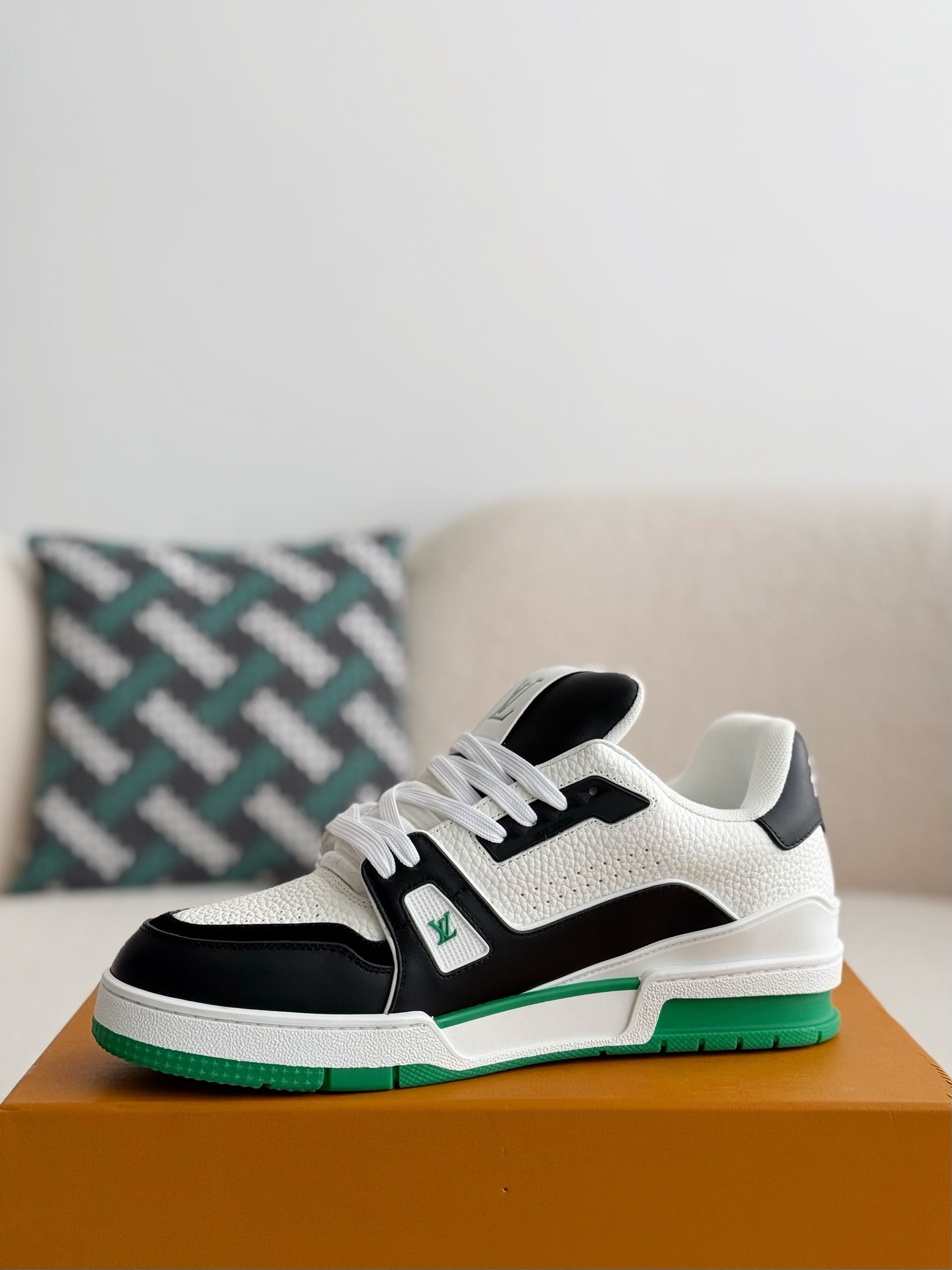 [#3722」 LOUIS VUITTON TRAINER SNEAKERS