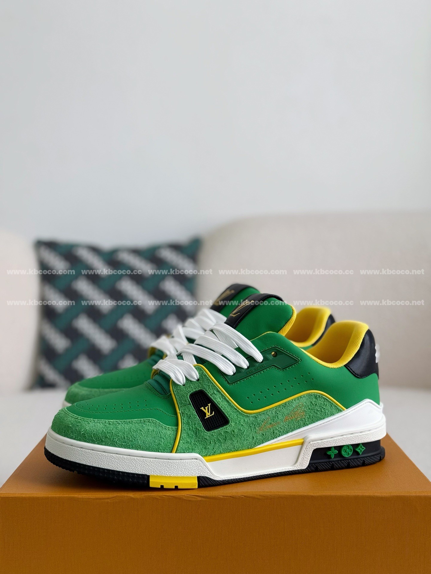 【#4035】 LOUIS VUITTON TRAINER SNEAKERS