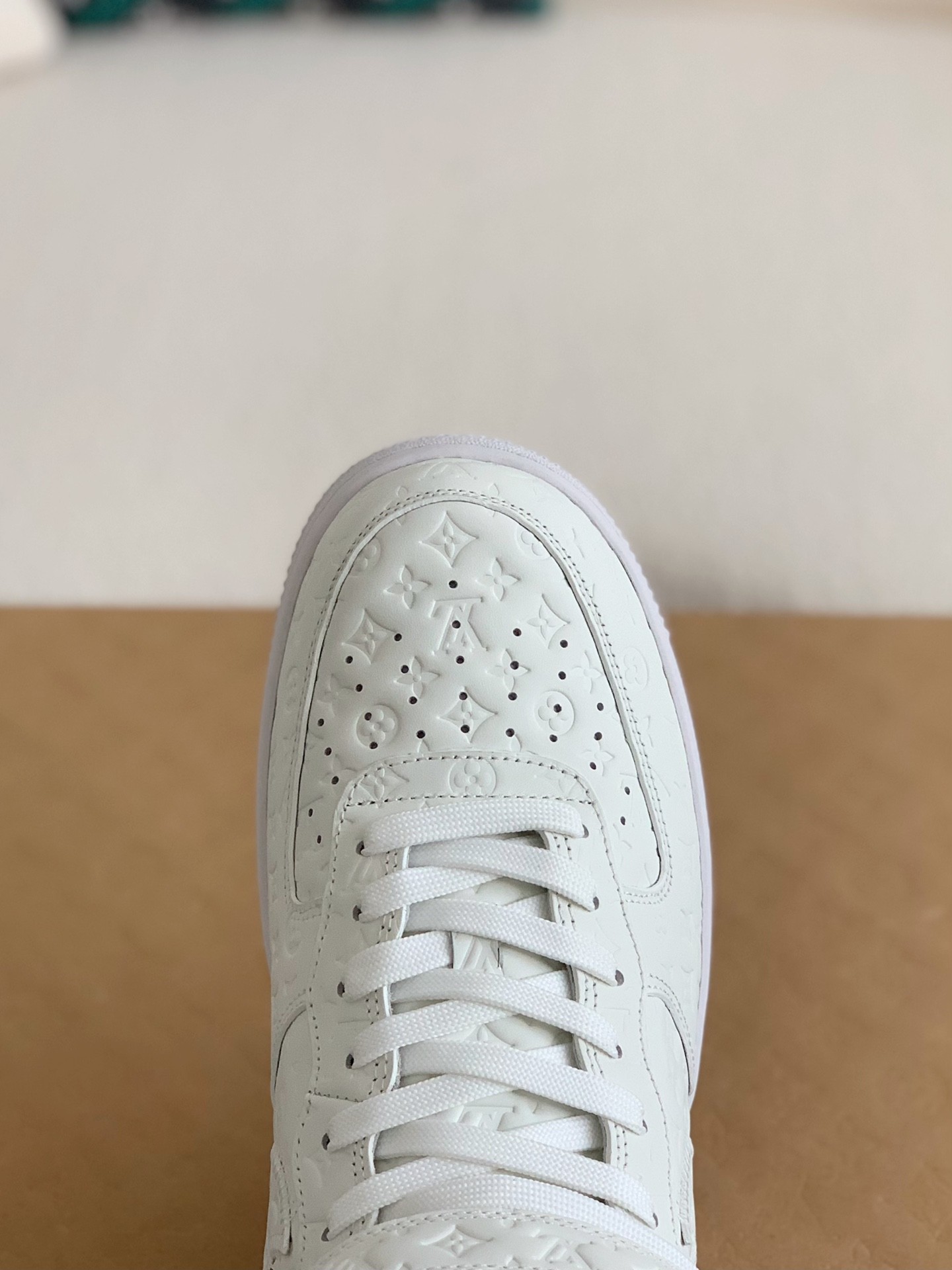 LOUIS VUITTON X NIKE AIR FORCE 1 high Sneaker