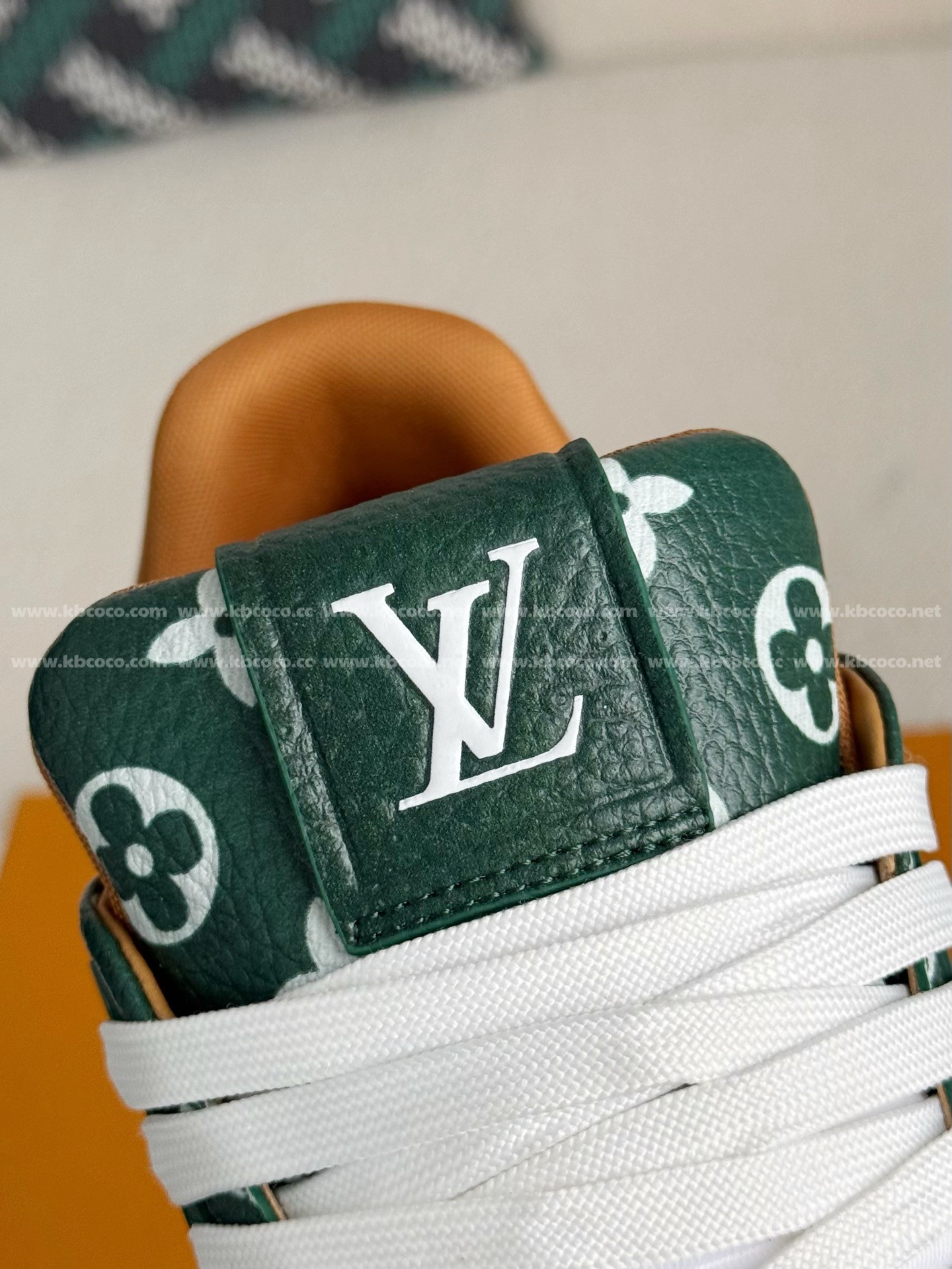 【#4538】 LOUIS VUITTON TRAINER SNEAKERS