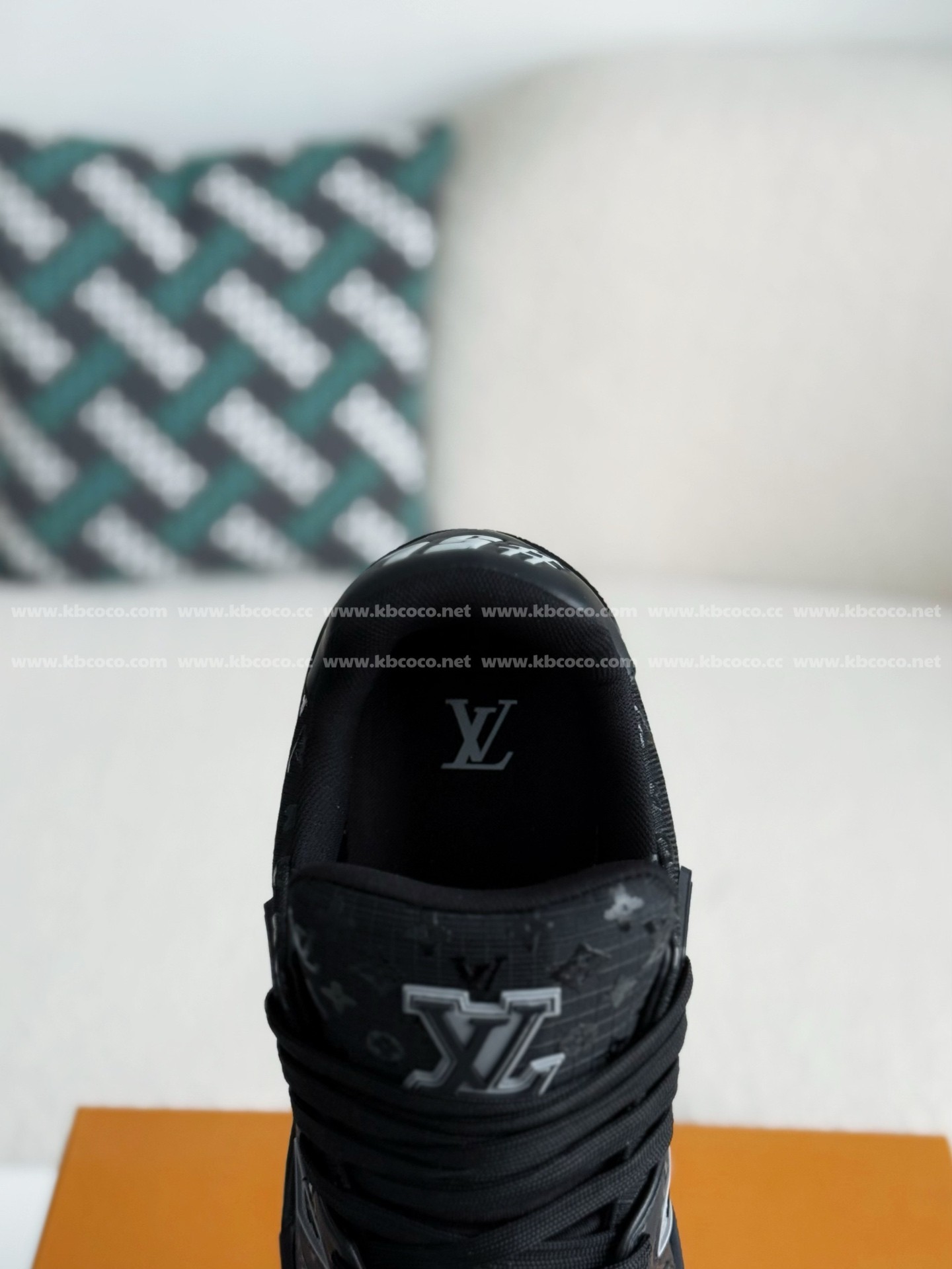 【#5260】 LOUIS VUITTON TRAINER SNEAKERS