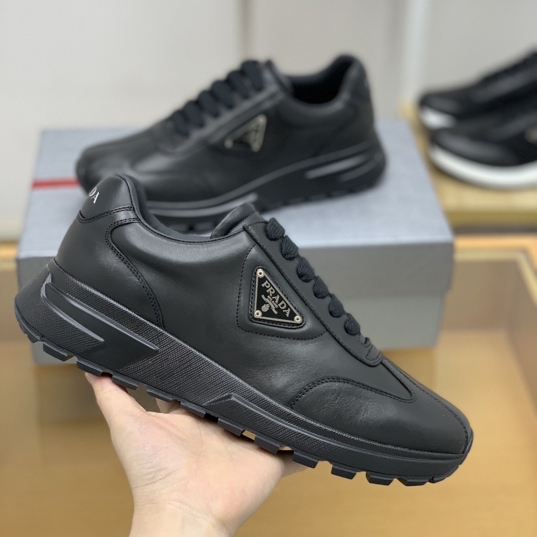 【#610】 Prada Sneakers