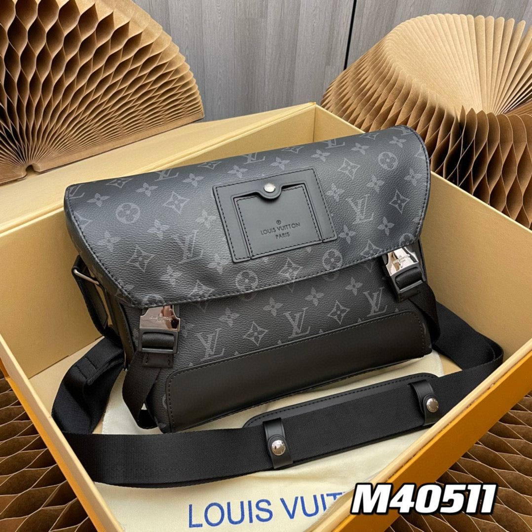 LOUIS VUITTON VOYAGER Postman bag/Top Quality M40511