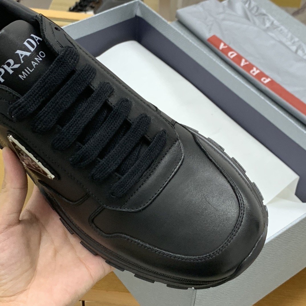 【#612】 Prada Sneakers