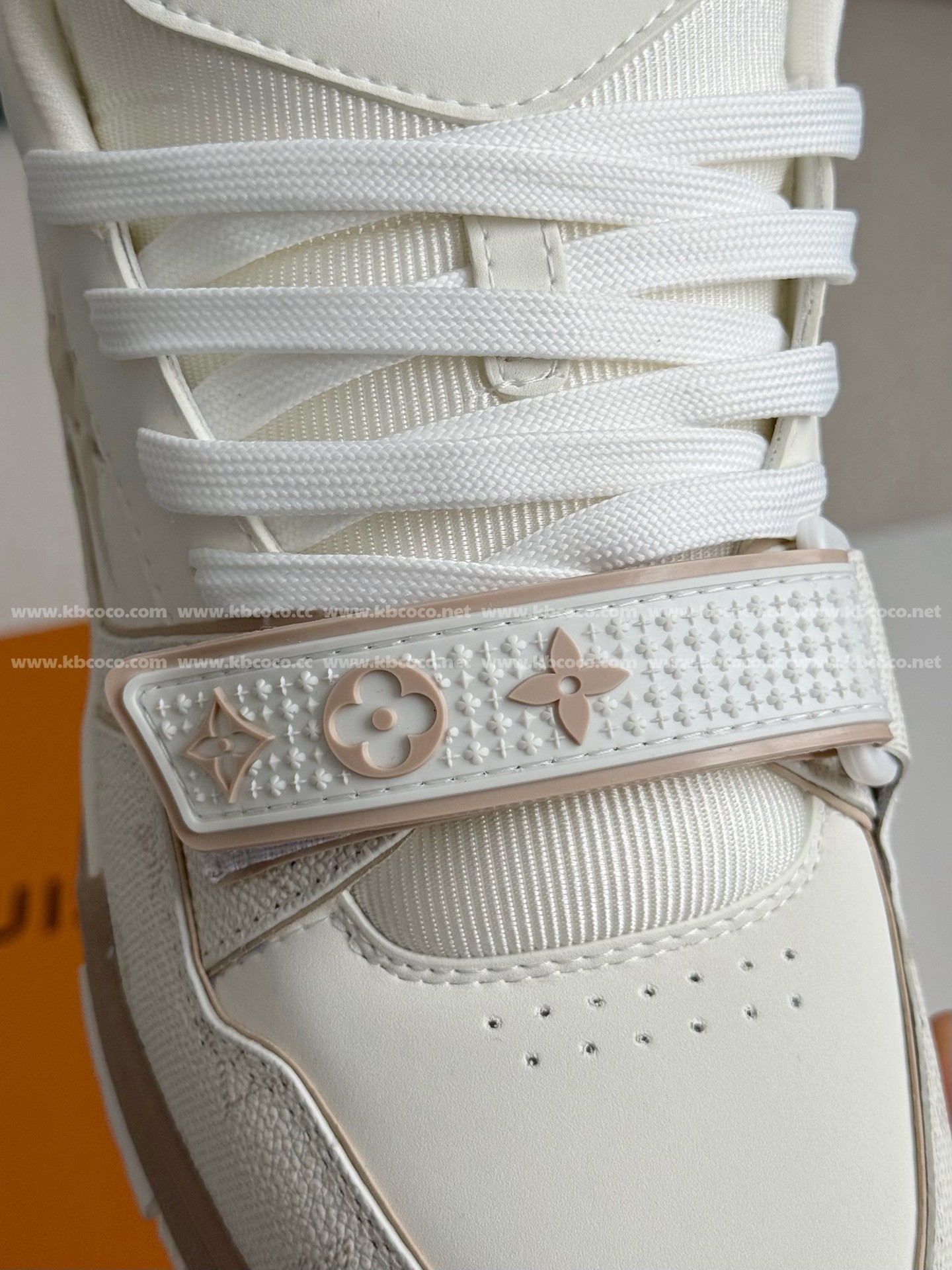 【#5438】 LOUIS VUITTON TRAINER SNEAKERS
