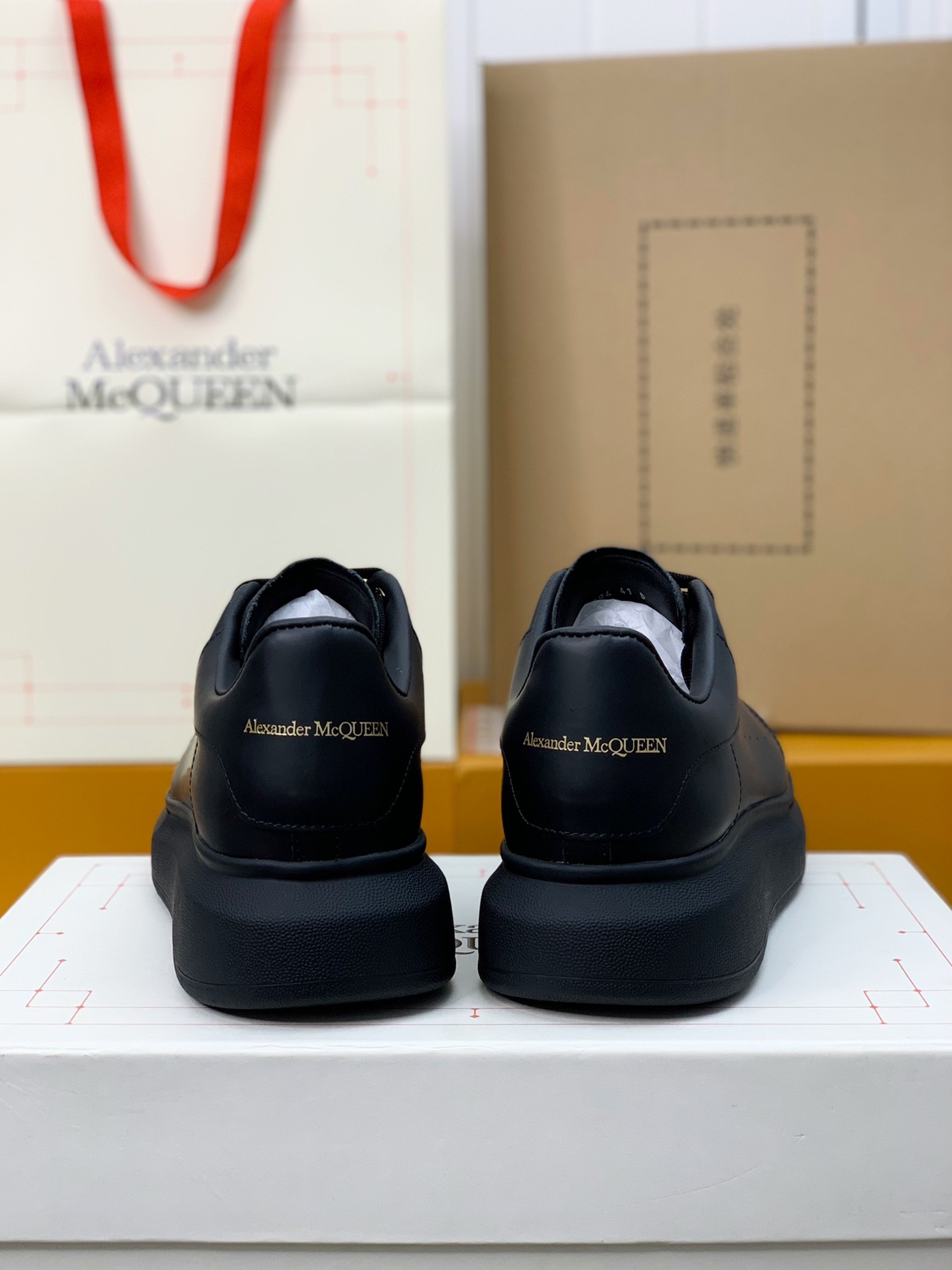 Alexander McQueen versatile Sneakers