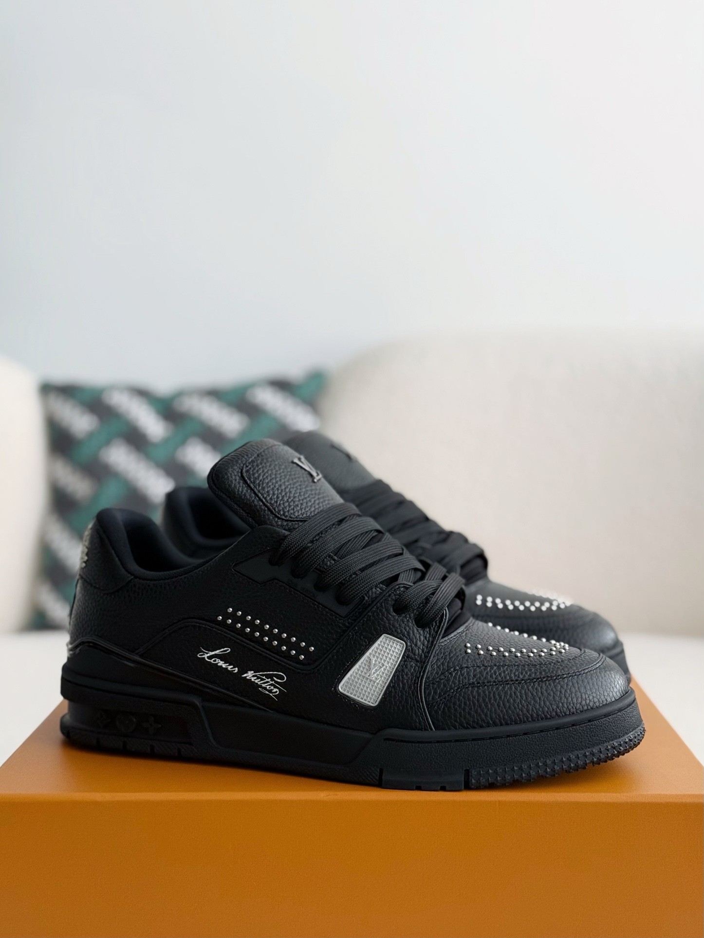 [#3876」 LOUIS VUITTON TRAINER SNEAKERS