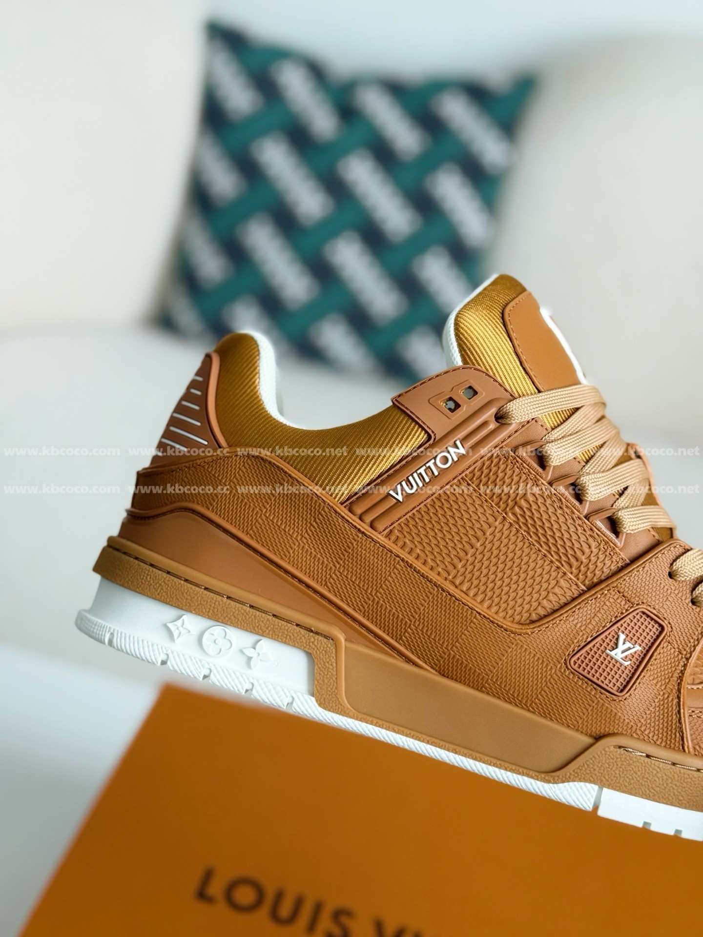 【#5440】 LOUIS VUITTON TRAINER SNEAKERS