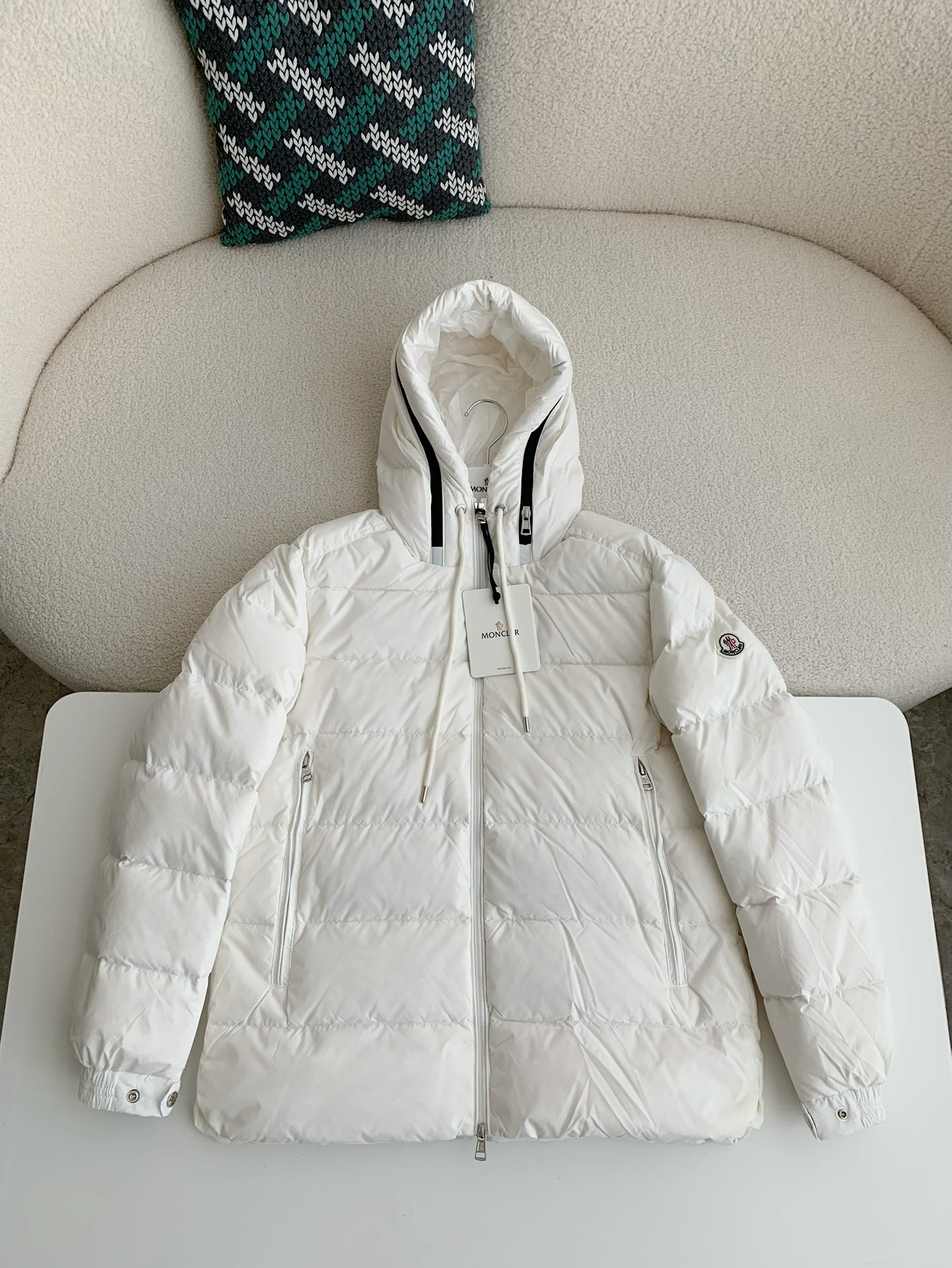 【#3706】Moncler Montbeliard down jacket