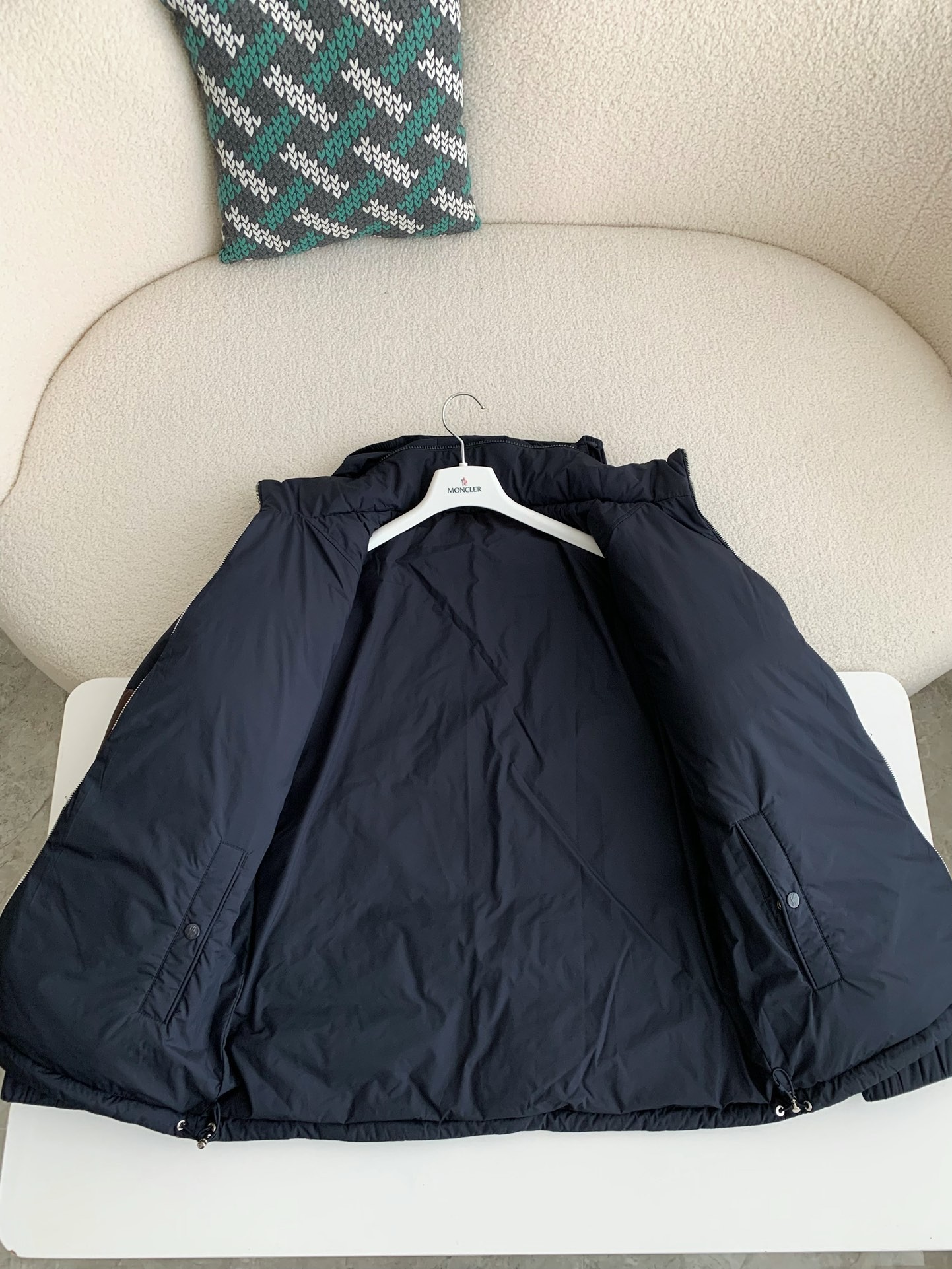 【#3713】Moncler Montbeliard down jacket