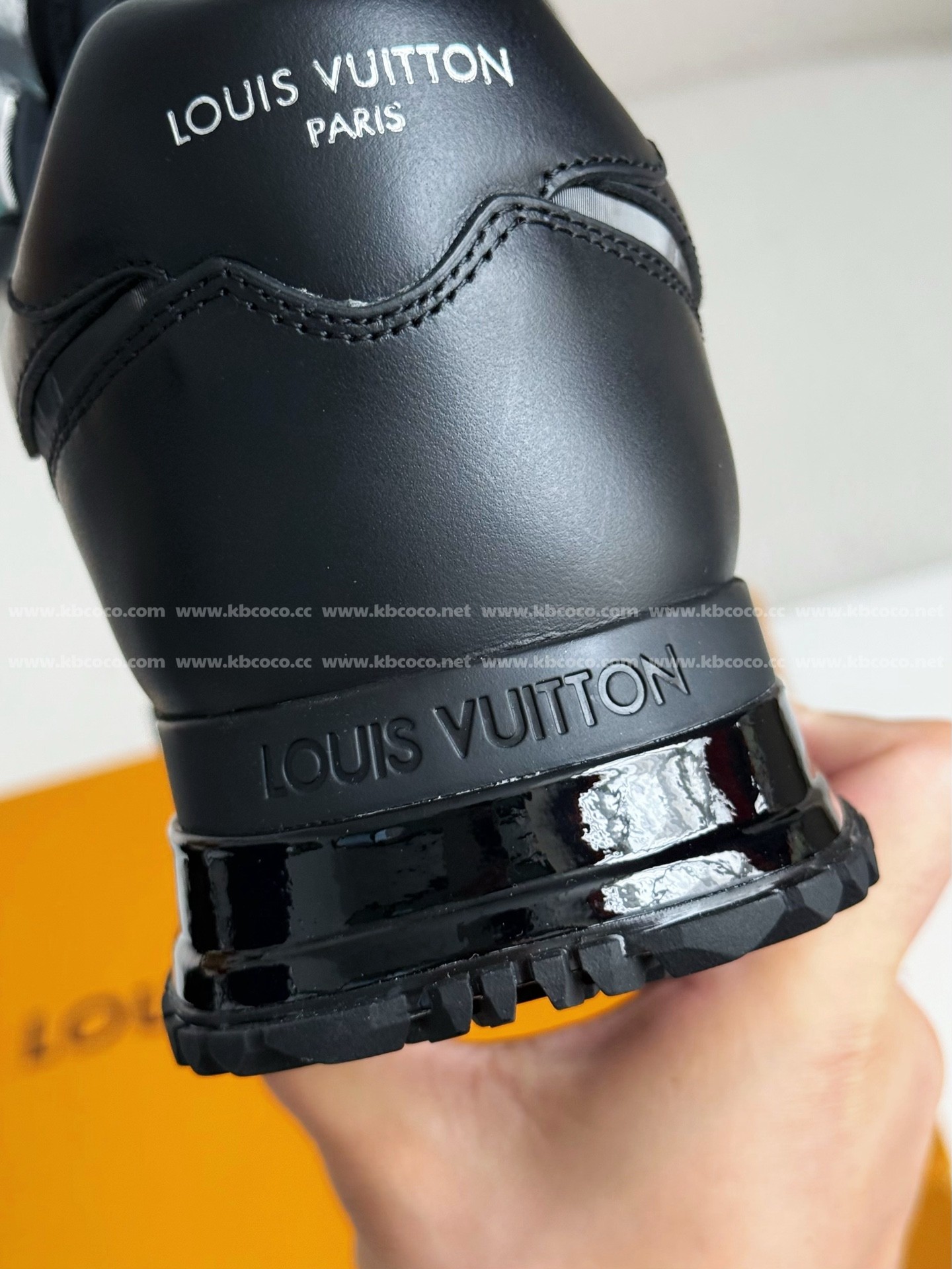 【#4676】 LOUIS VUITTON RUN AWAYCASUAL SHOES