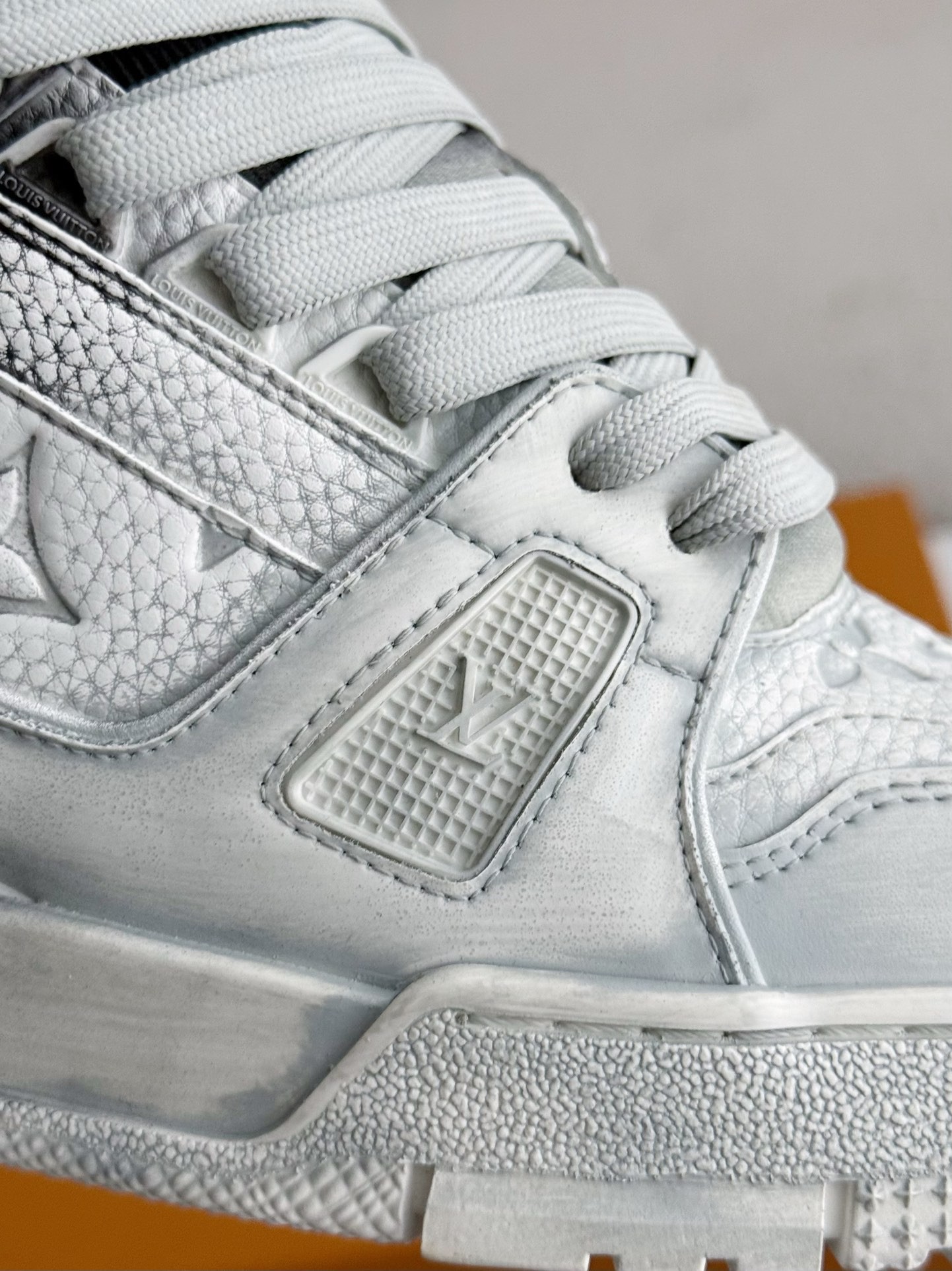 [#3893」 LOUIS VUITTON TRAINER SNEAKERS