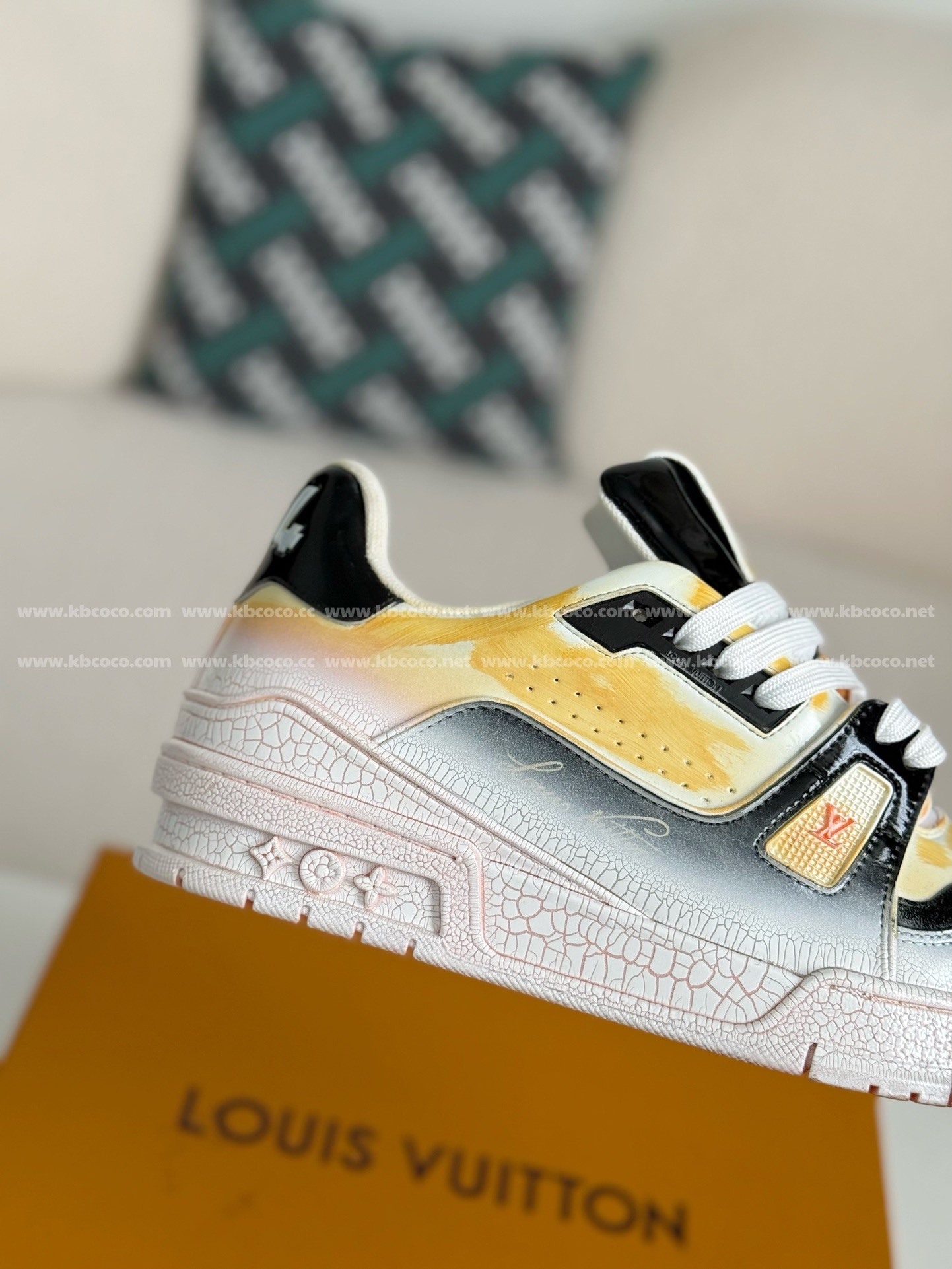 【#4493】 LOUIS VUITTON TRAINER SNEAKERS
