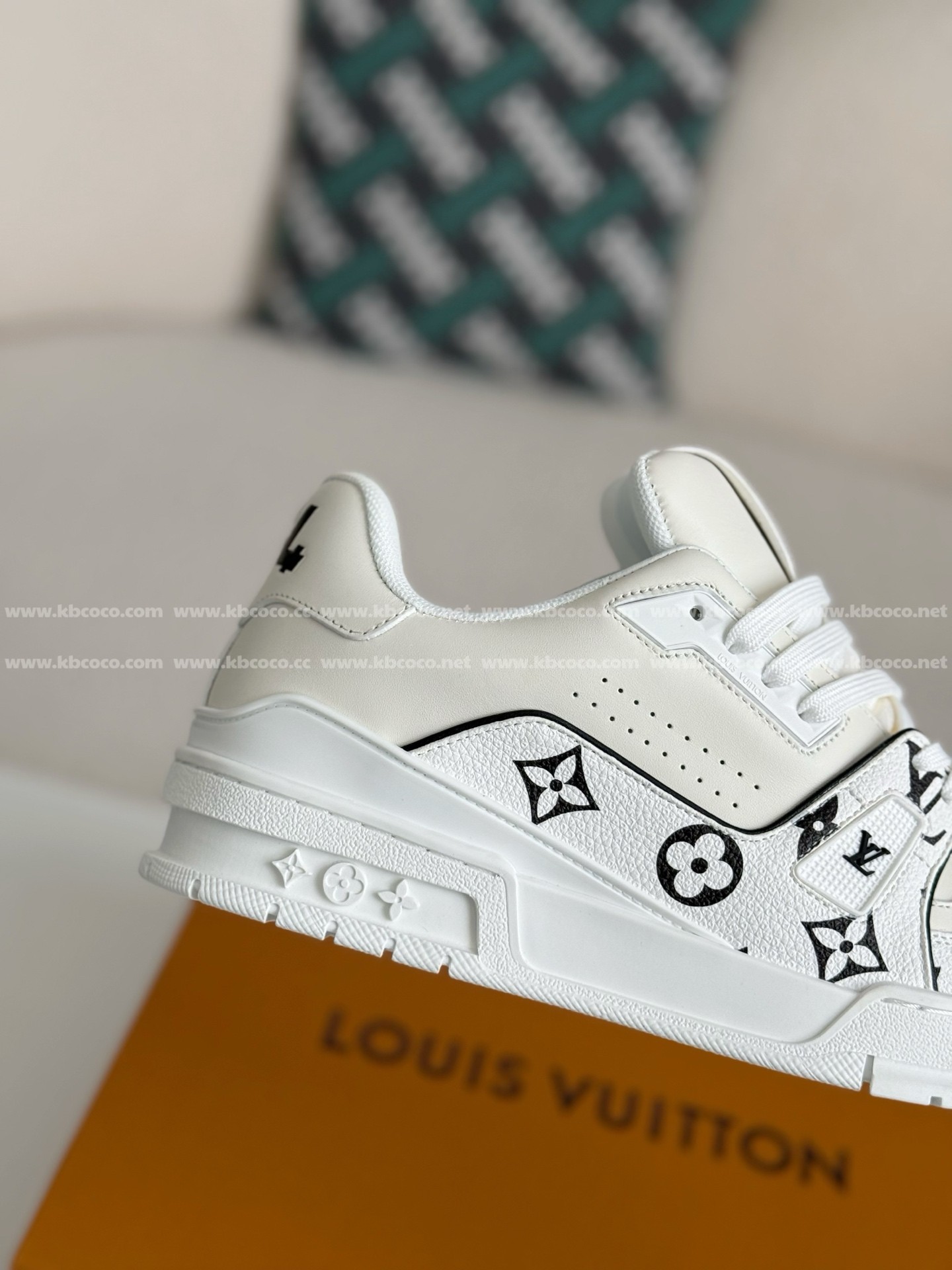 【#4636】 LOUIS VUITTON TRAINER SNEAKERS
