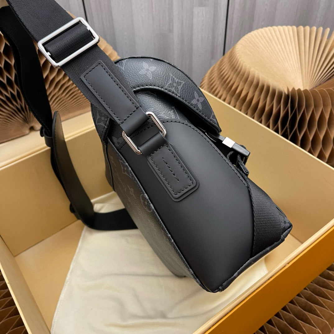 LOUIS VUITTON VOYAGER Postman bag/Top Quality M40511