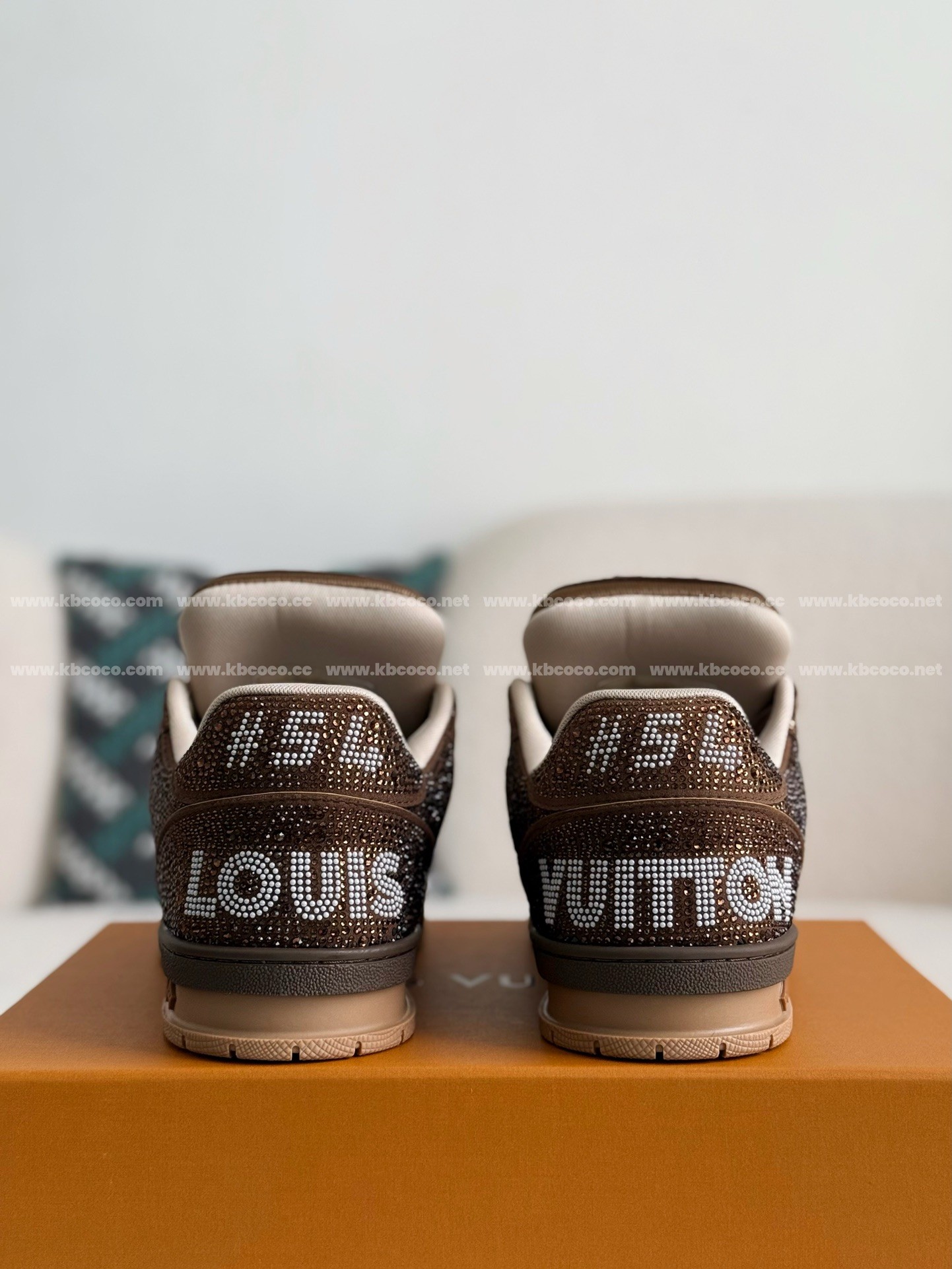 【#4114】 LOUIS VUITTON RUNNER TATIC SNEAKERS
