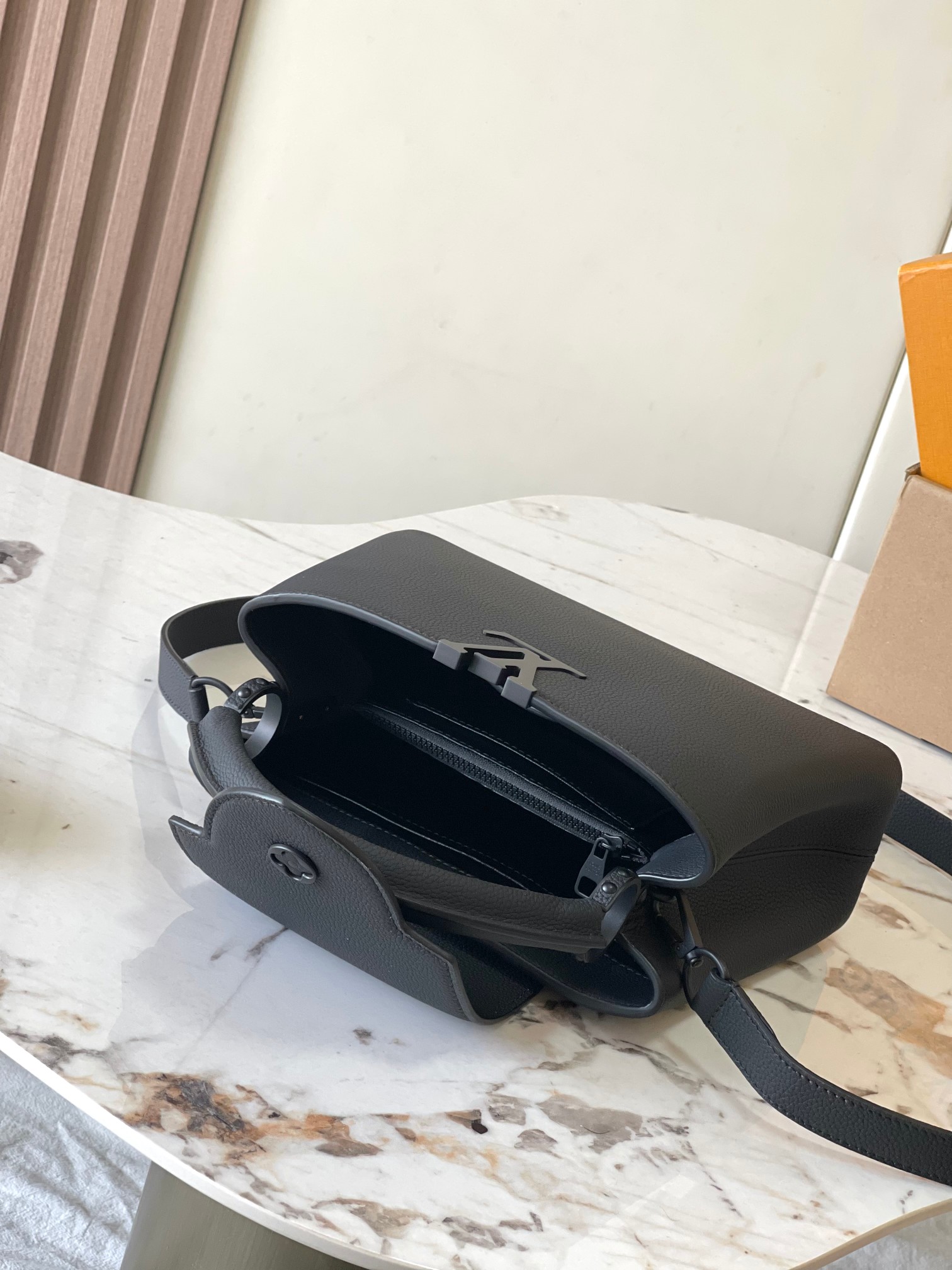 LOUIS VUITTON Capucines BB Black Out Handbag/Top Quality M25255