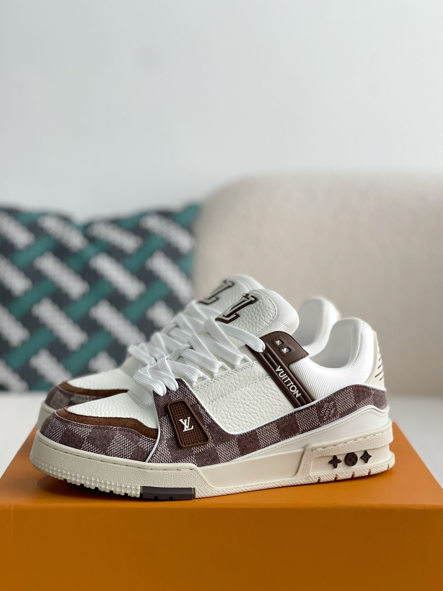 【#3135】LOUIS VUITTON TRAINER SNEAKERS