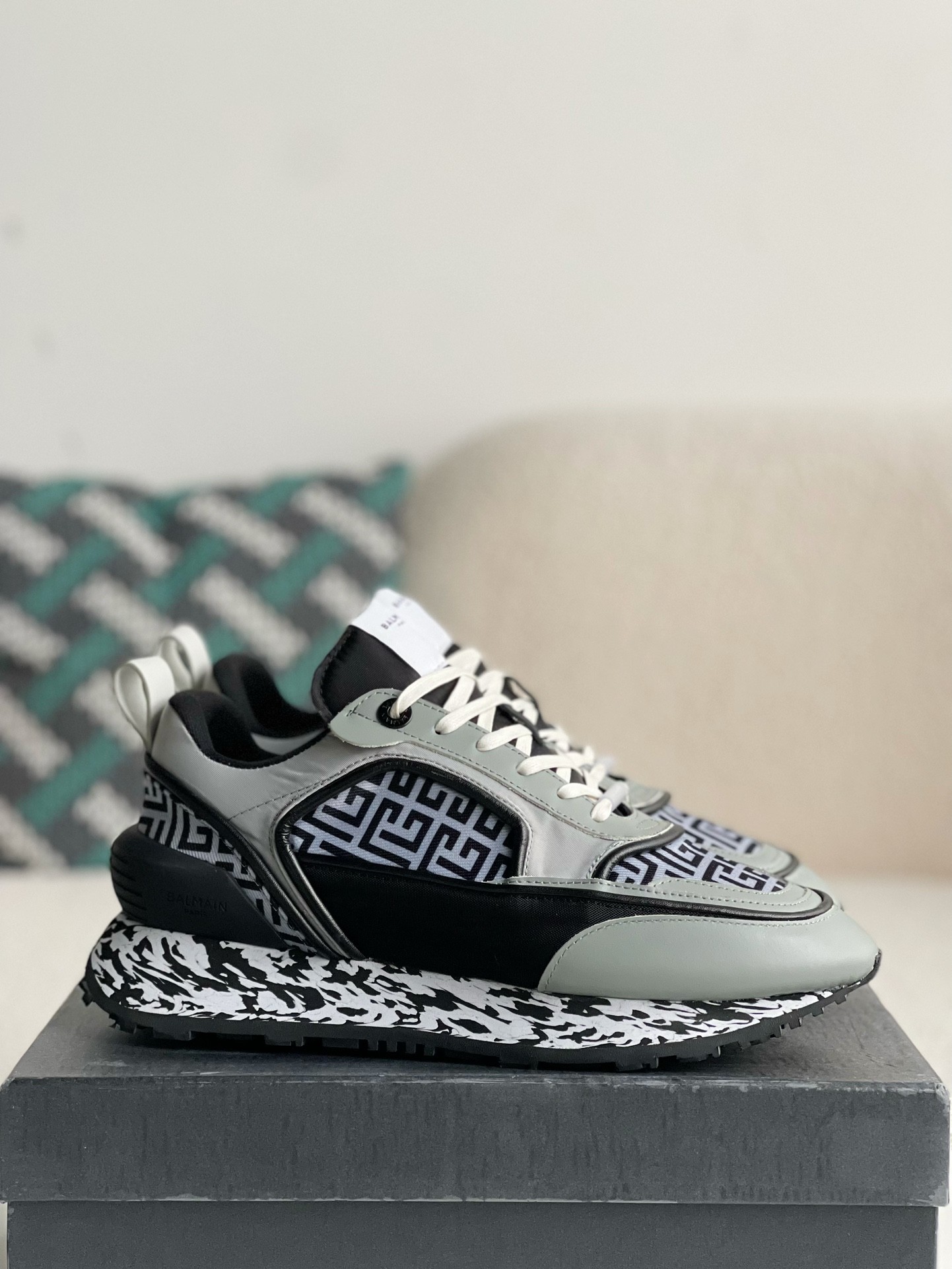 idea: include everything in the pictur