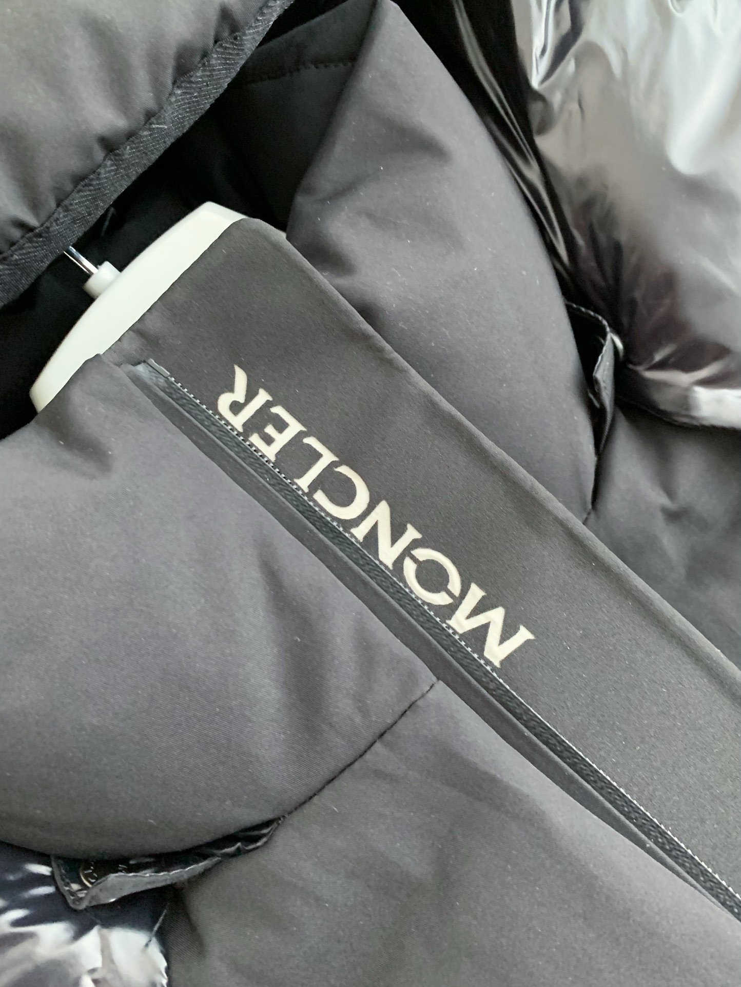 【#3712】Moncler Montbeliard down jacket