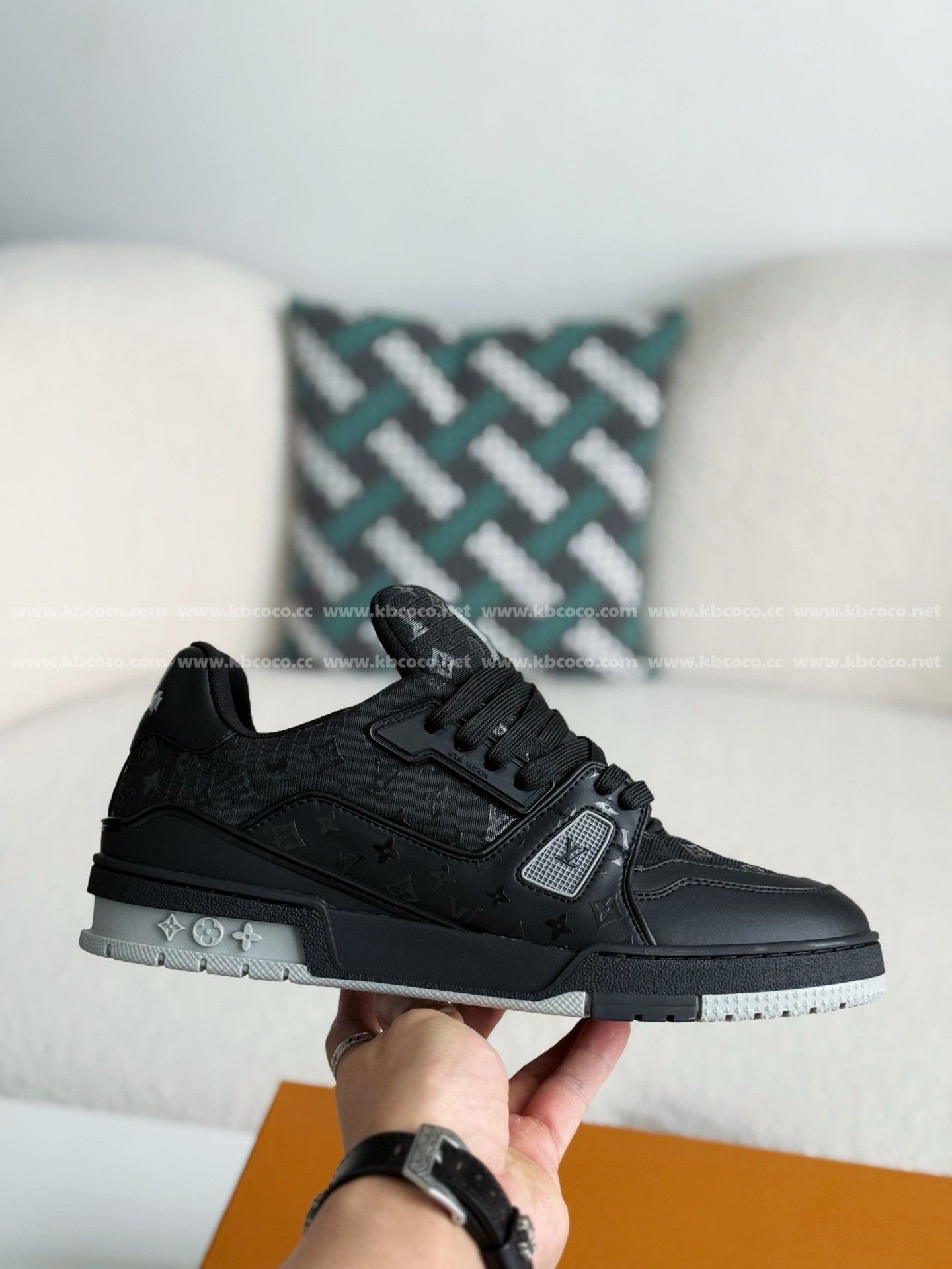 【#5260】 LOUIS VUITTON TRAINER SNEAKERS