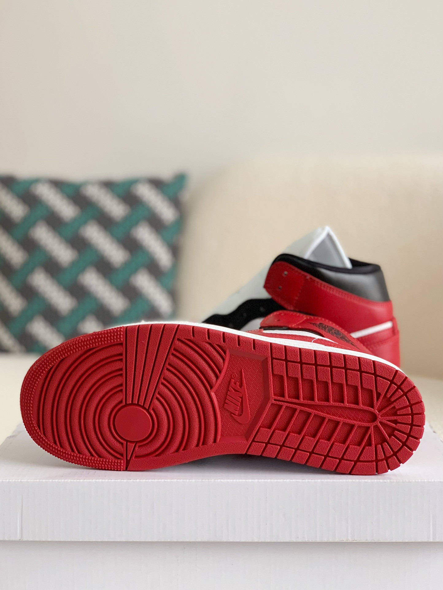 Nike Air jordan 1 Retro High OG Bred Toe