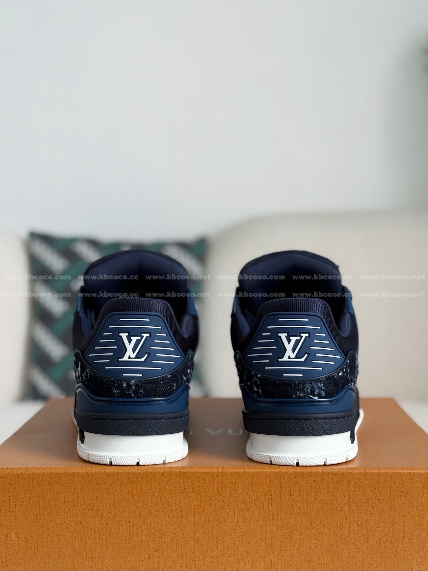 【#5802】 LOUIS VUITTON TRAINER SNEAKERS