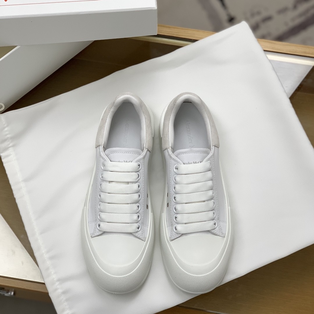 Alexander McQueen MQ White velvet tail Sneakers