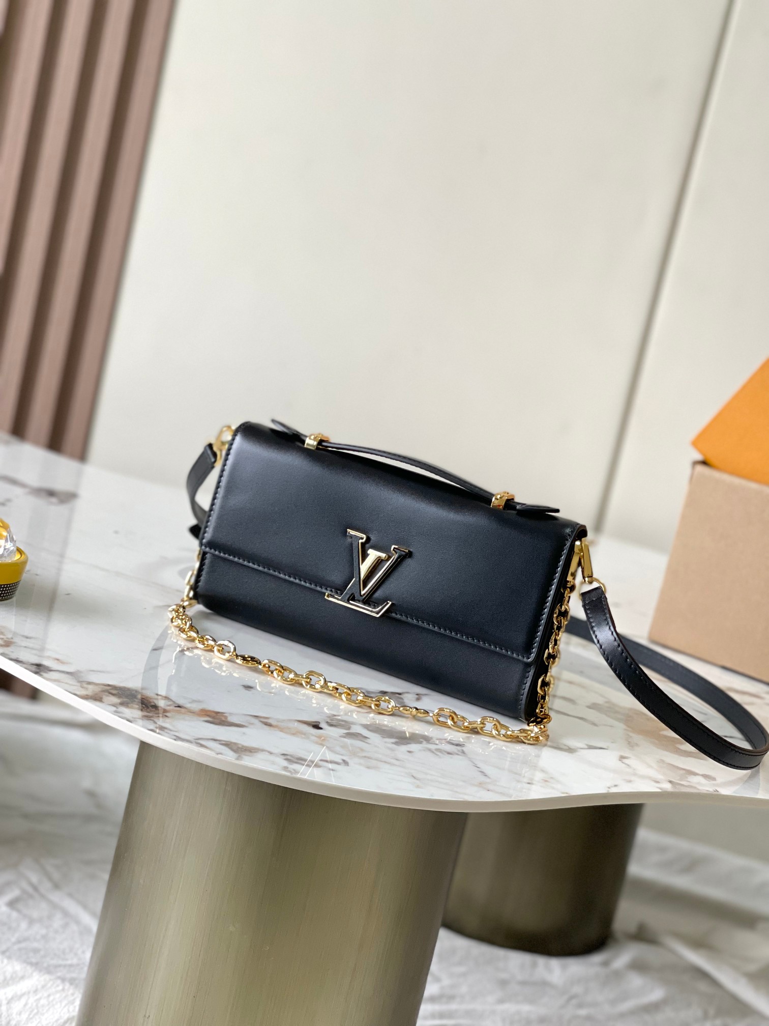 LOUIS VUITTON Capucines Shoulder bag/top quality M12405