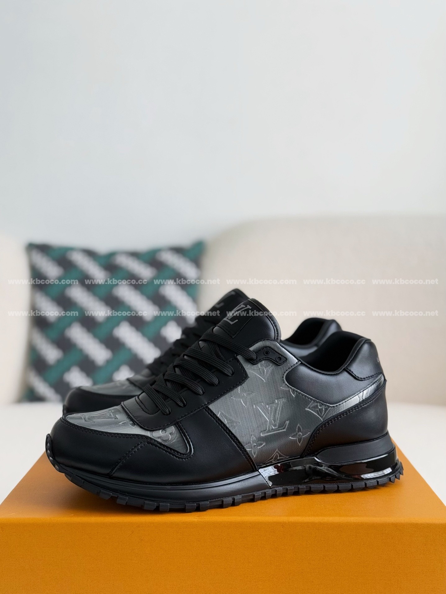 【#3978】 LOUIS VUITTON RUN AWAYCasual Shoes
