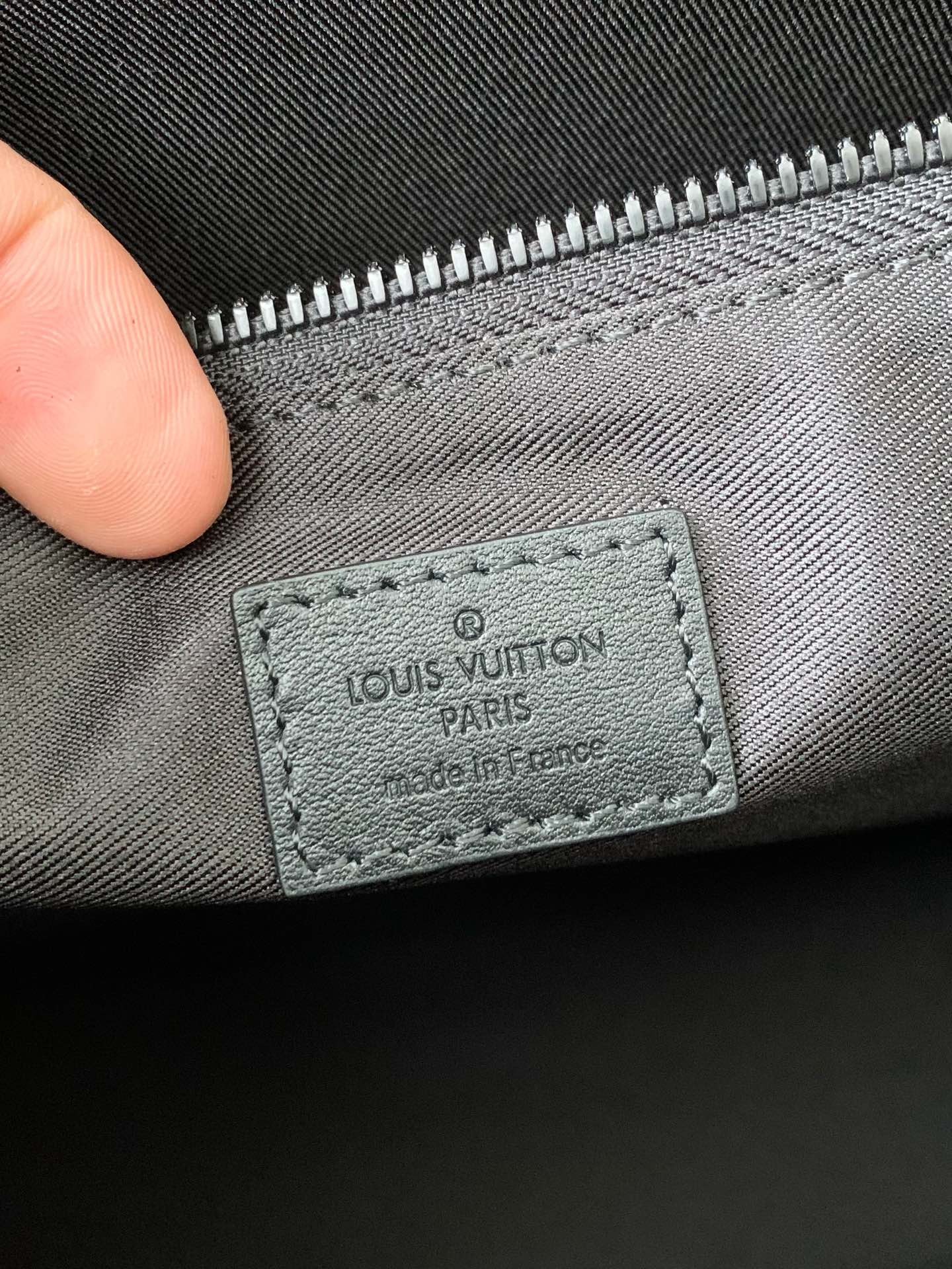 Louis Vuitton's new Sac Plat HorizontalZippé men's black flower briefcase M45165