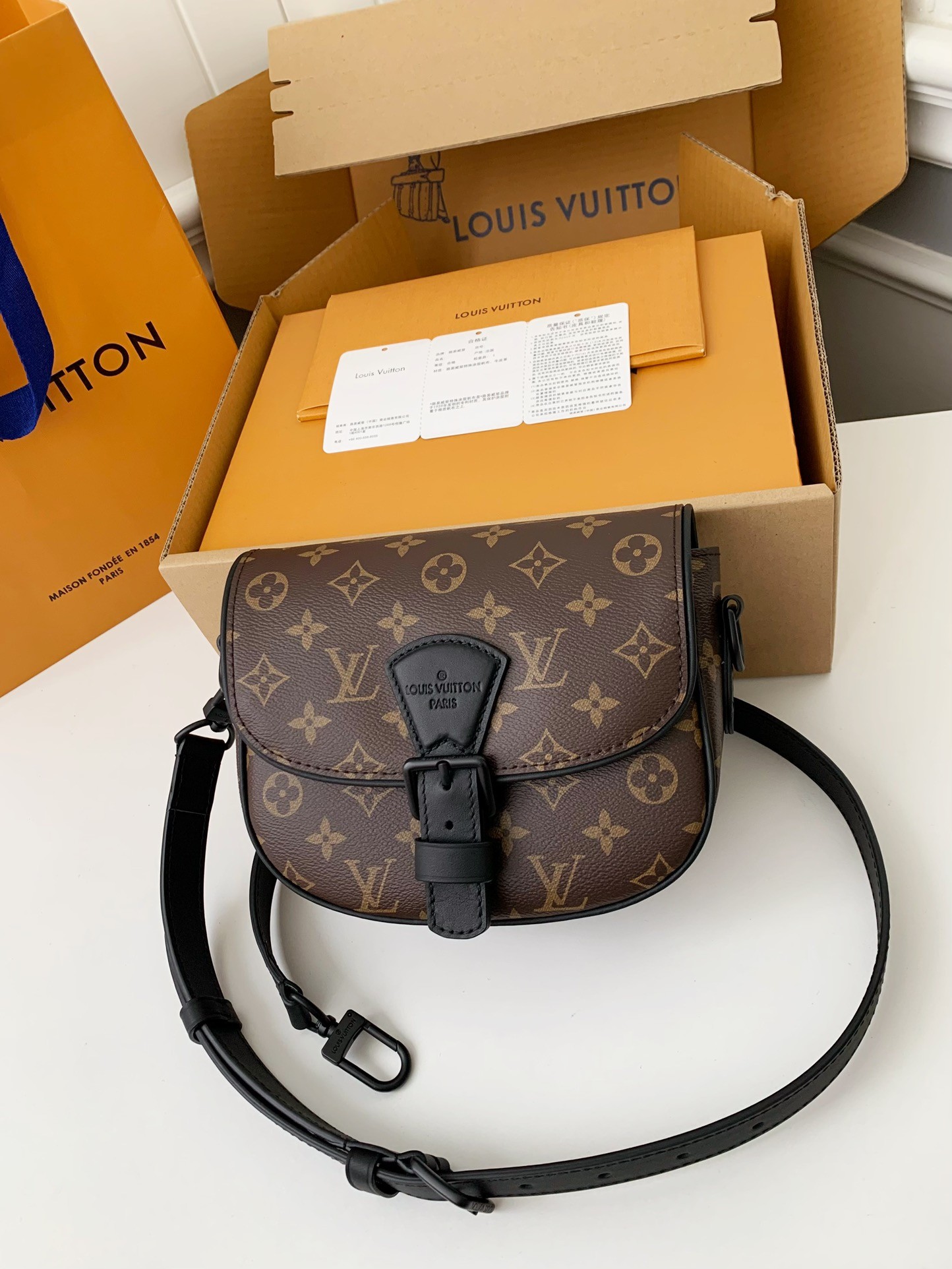 Louis Vuitton New season Montsouris Small Messenger Bag M47060