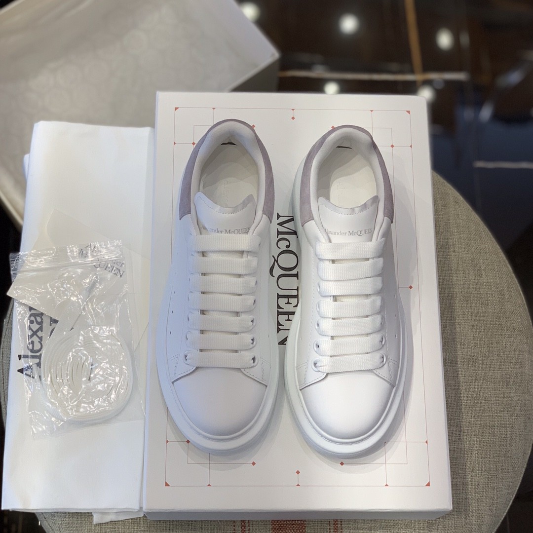 Alexander McQueen MQ Light gray velvet tail Sneakers