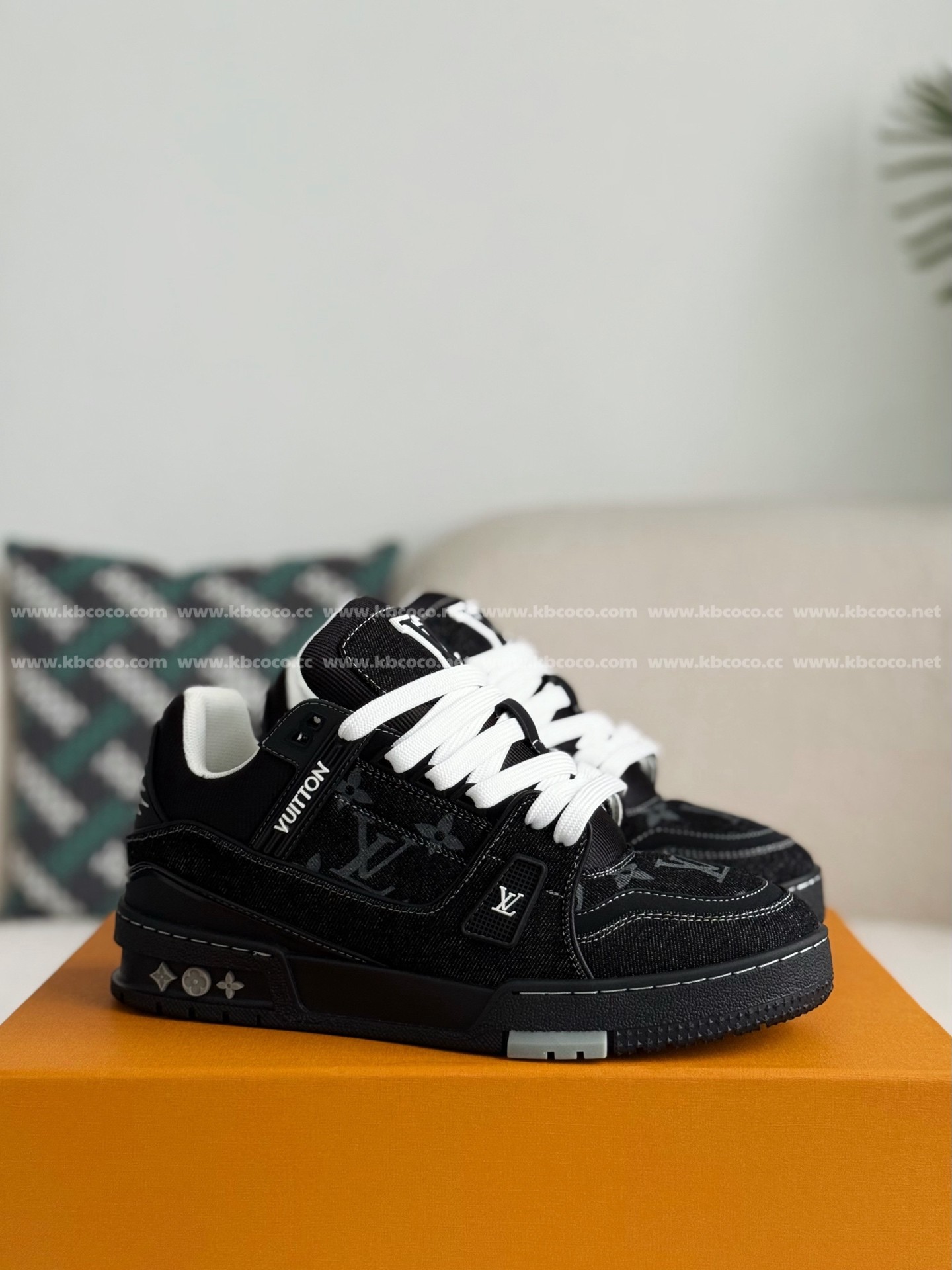 【#4635】 LOUIS VUITTON TRAINER SNEAKERS
